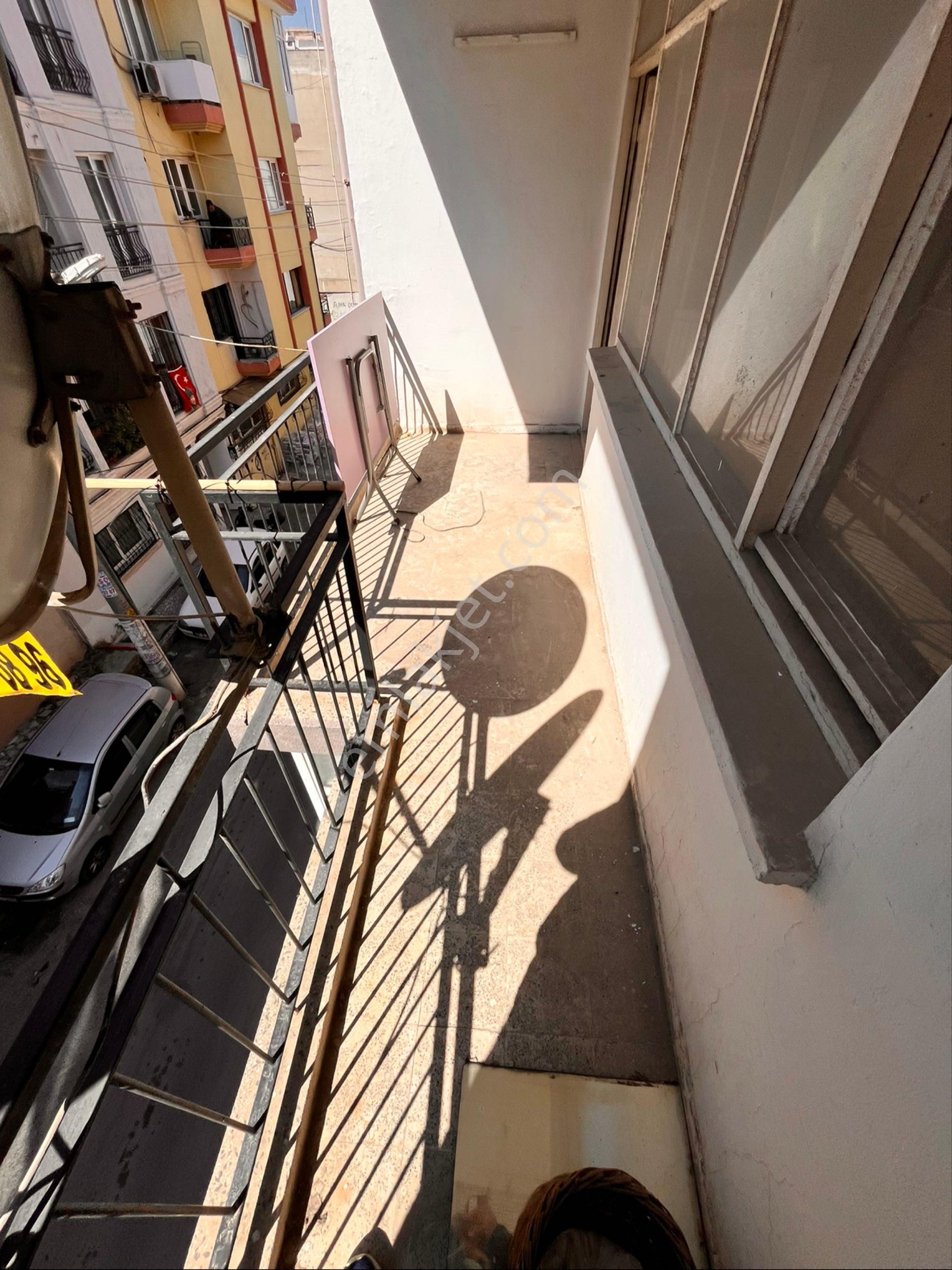 Halilrıfatpaşa Cadde Paralelinde 3+1 125 Deniz Manzaralı Klasik Arakat Daire - Görsel 9