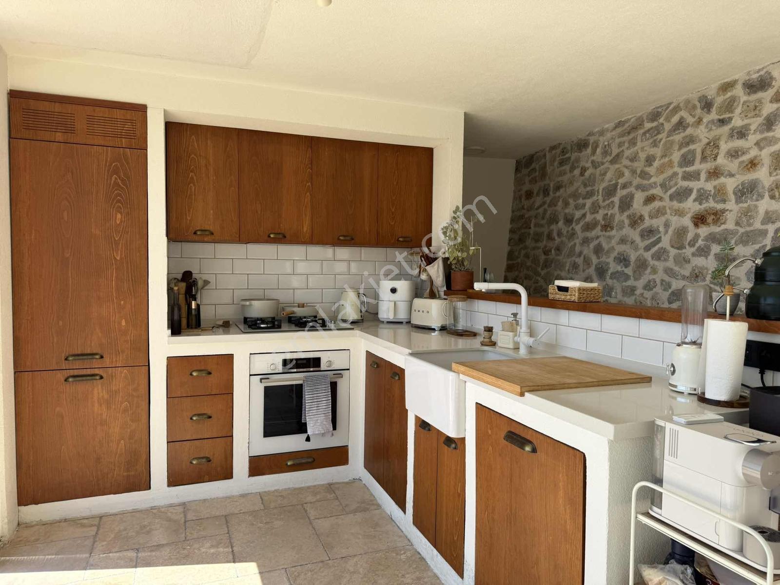 Gümüşlük Koyunbaba Özel Tasarım Deniz Manzaralı 1+1 Kiralık - Görsel 22