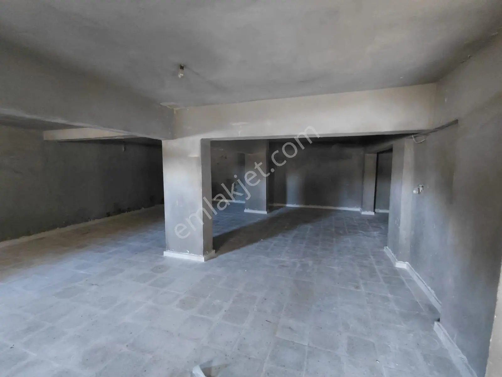 Yakup Göymenden Cumhuriyette Ana Yol Üzeri Kiralık 310 M2 Depo - Görsel 5