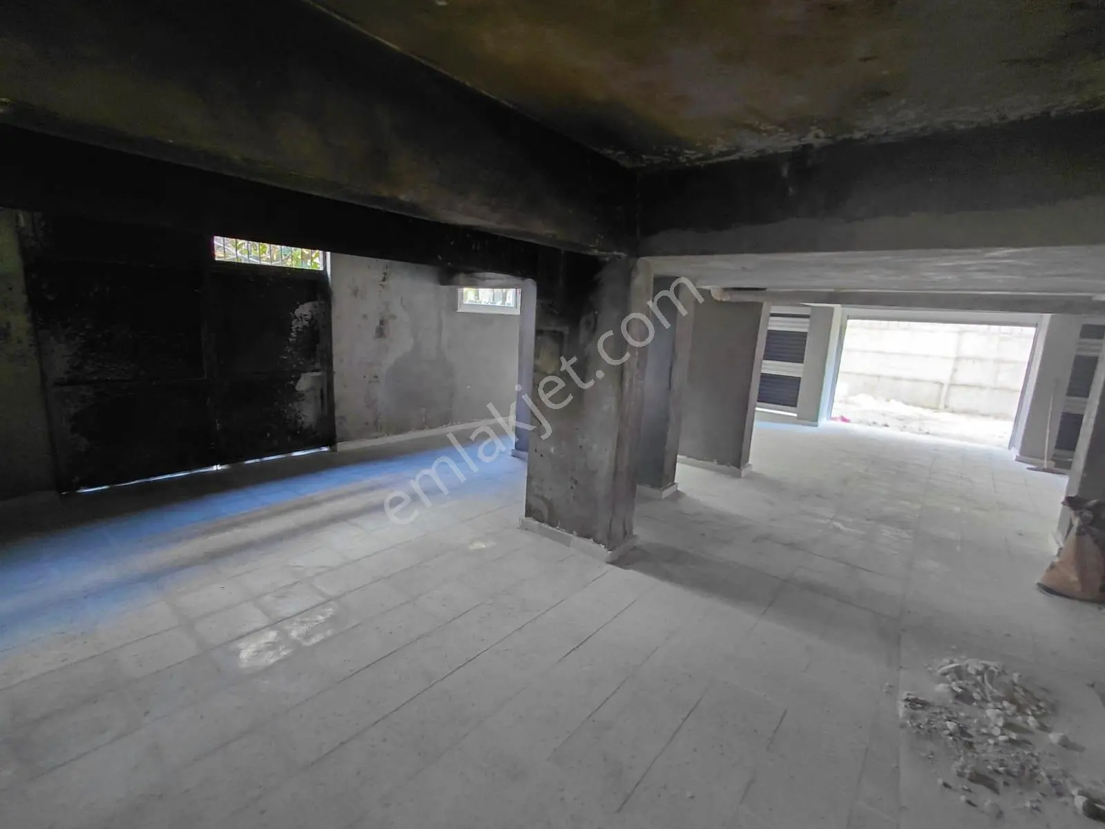 Yakup Göymenden Cumhuriyette Ana Yol Üzeri Kiralık 310 M2 Depo