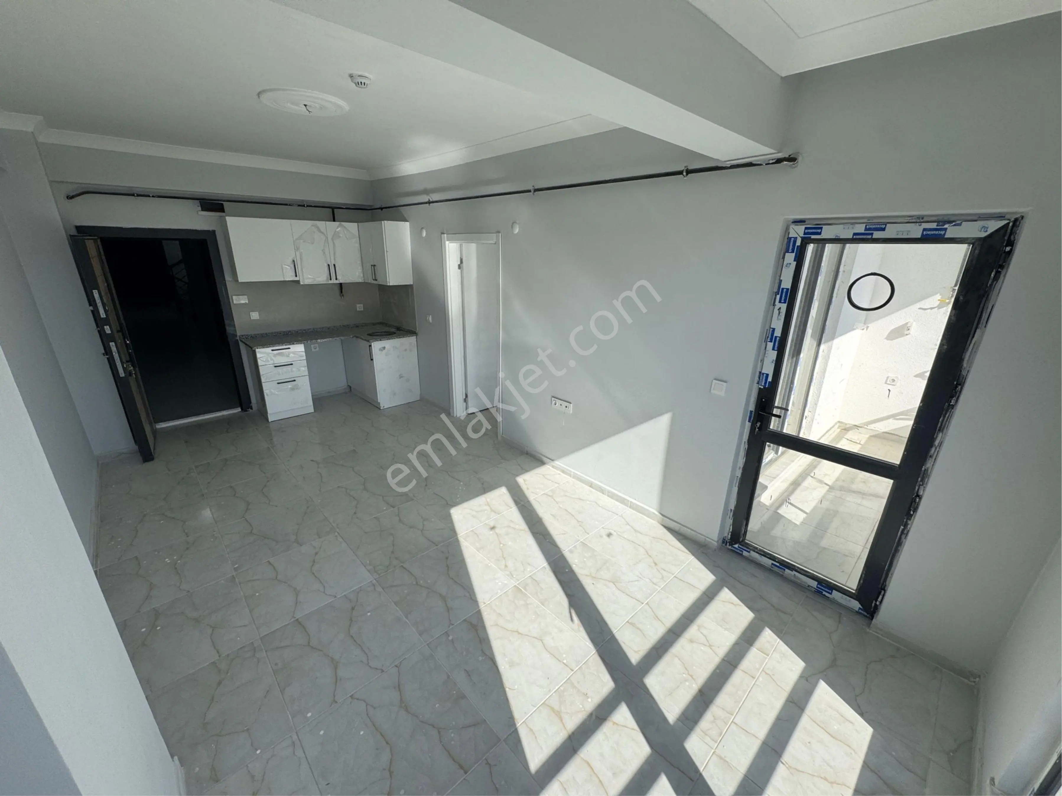 Tekirdağ Süleymanpaşa Atatürk Mah Satılık 1+1 Ofis Büro