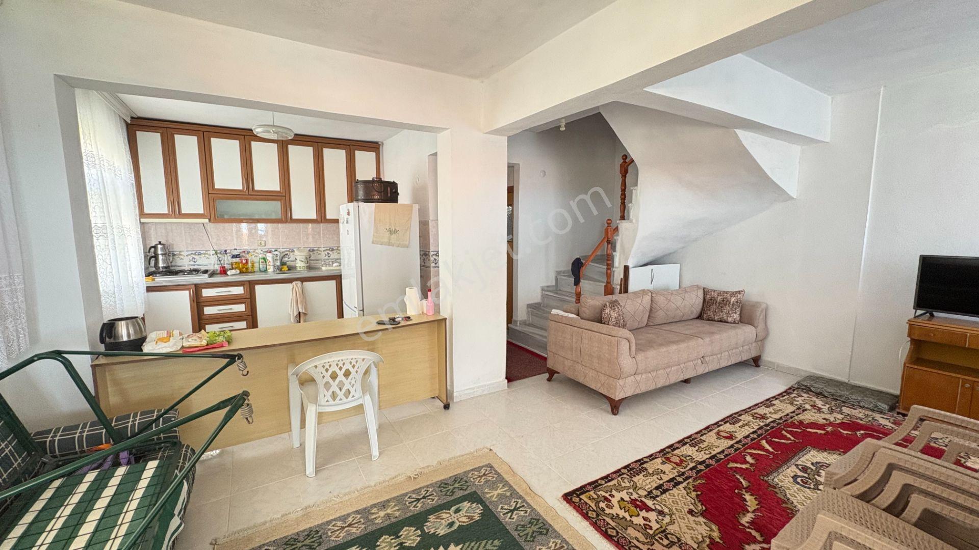 Çanakkale Akliman'da Deniz Manzaralı Site İçi Satılık Villa - Görsel 2