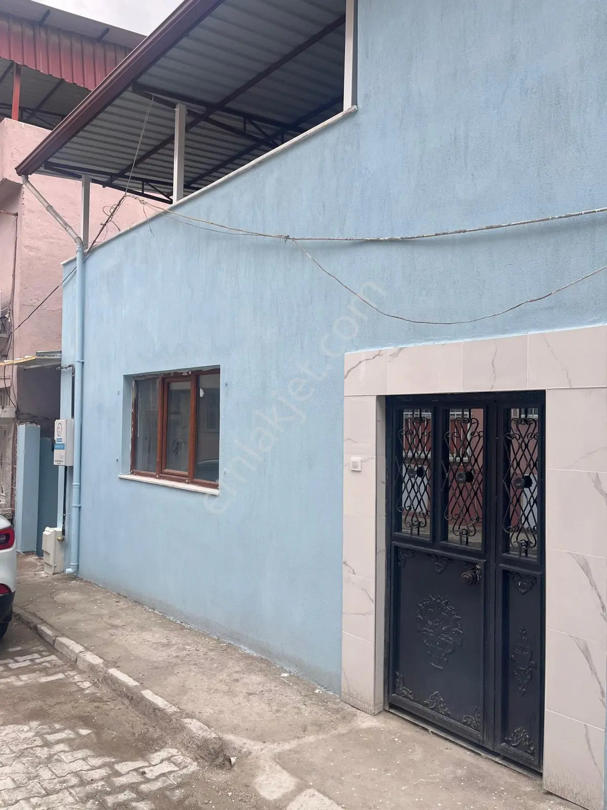 Huzur Arayanlara Modern Mimari İle Tasarlanmış Geniş Bahçeli Müstakil Ev