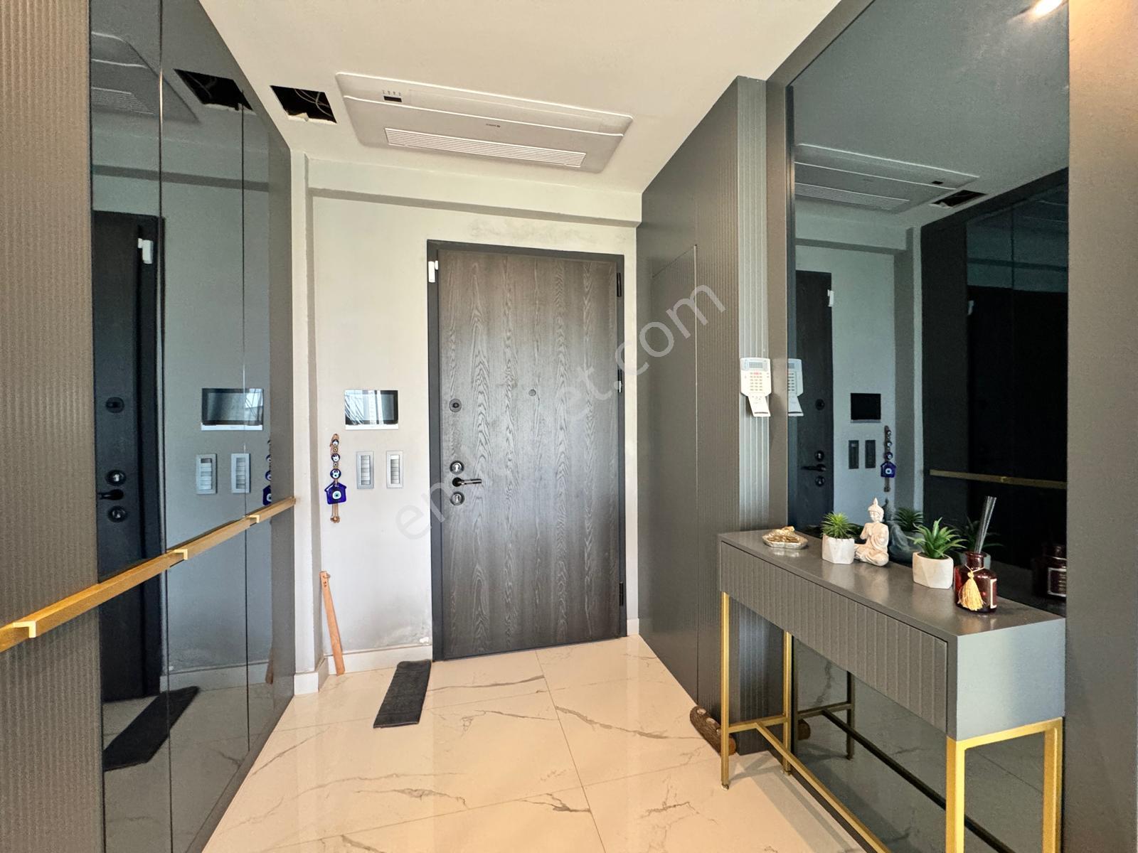 Kuşadası'nda 600m2 Özel Havuz Sauna+spor+sinema Odalı Lüks Villa - Görsel 19