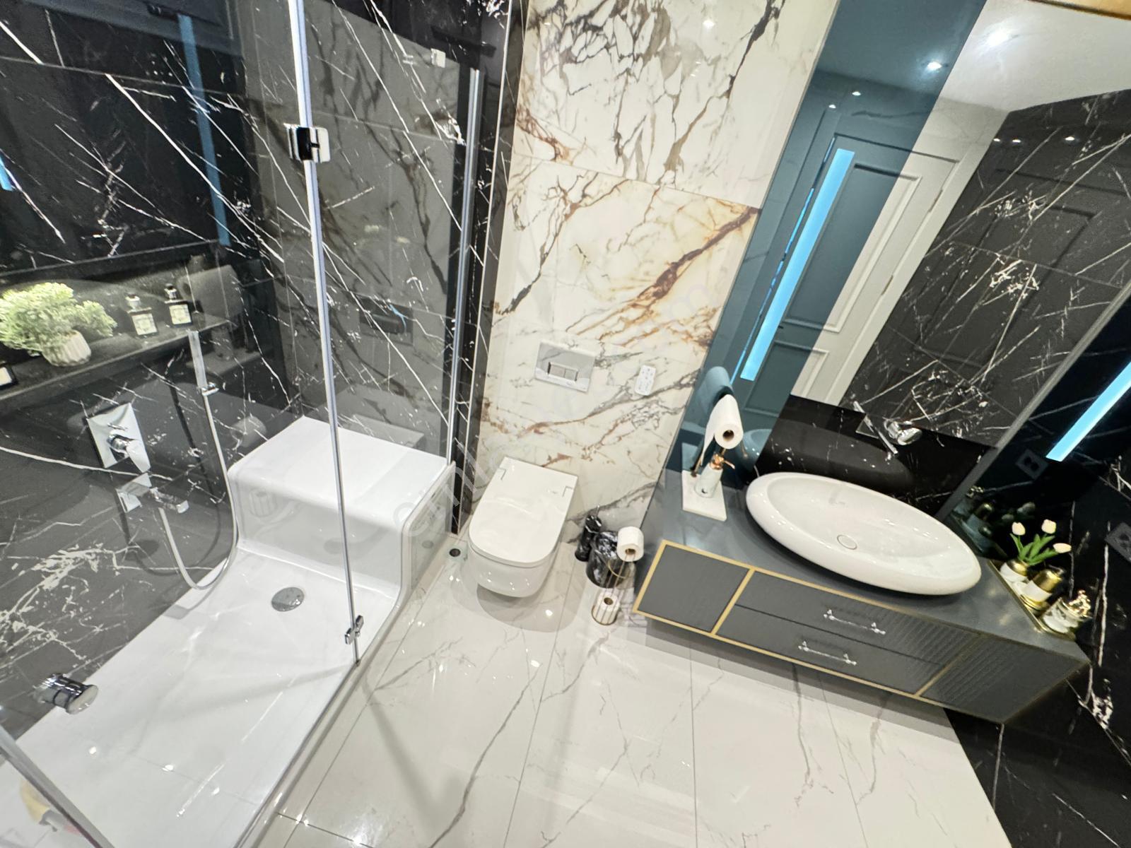 Kuşadası'nda 600m2 Özel Havuz Sauna+spor+sinema Odalı Lüks Villa - Görsel 23