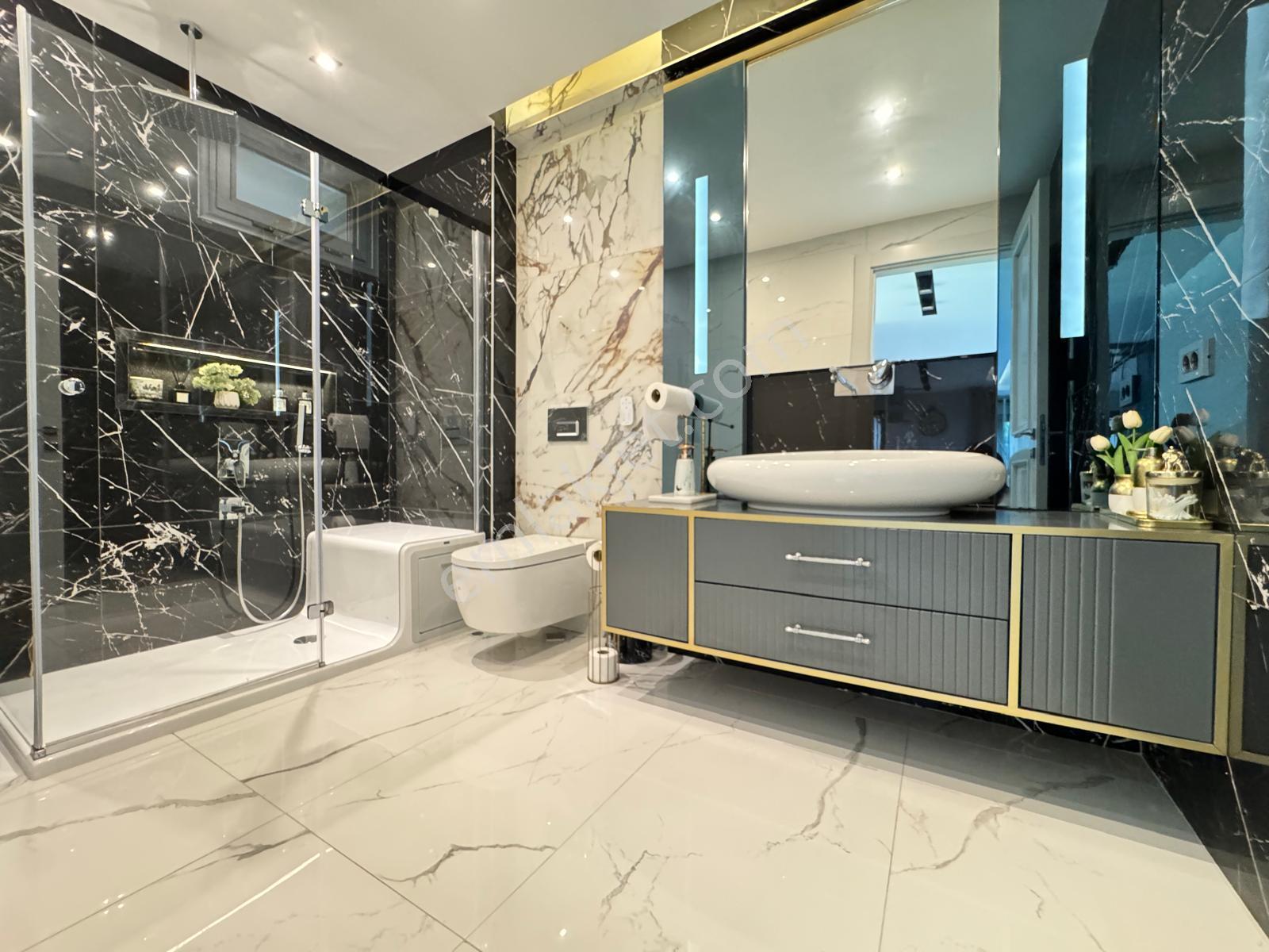 Kuşadası'nda 600m2 Özel Havuz Sauna+spor+sinema Odalı Lüks Villa - Görsel 22