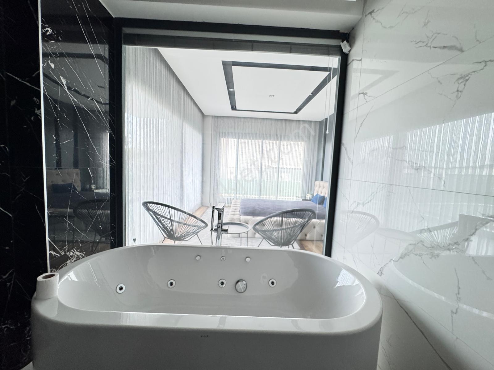 Kuşadası'nda 600m2 Özel Havuz Sauna+spor+sinema Odalı Lüks Villa - Görsel 26