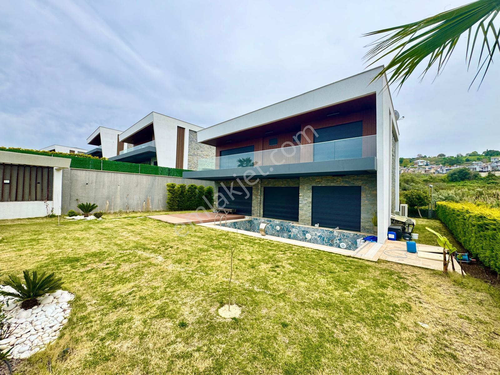 Kuşadası'nda 600m2 Özel Havuz Sauna+spor+sinema Odalı Lüks Villa - Görsel 2