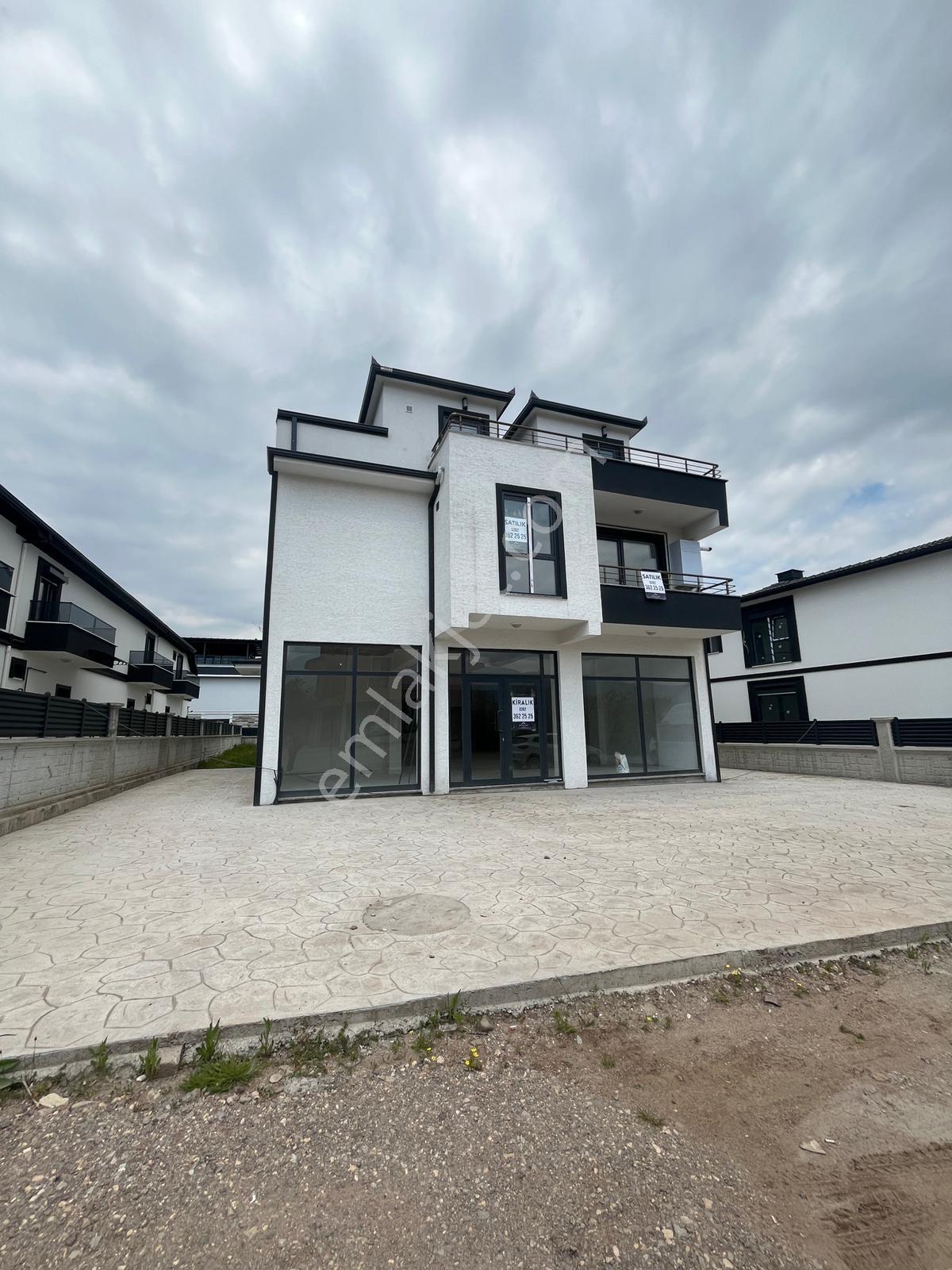 Bahçe Kullanım Alanlı Ebeveyn Banyolu 2+1 Dubleks Satılık Daire - Görsel 34