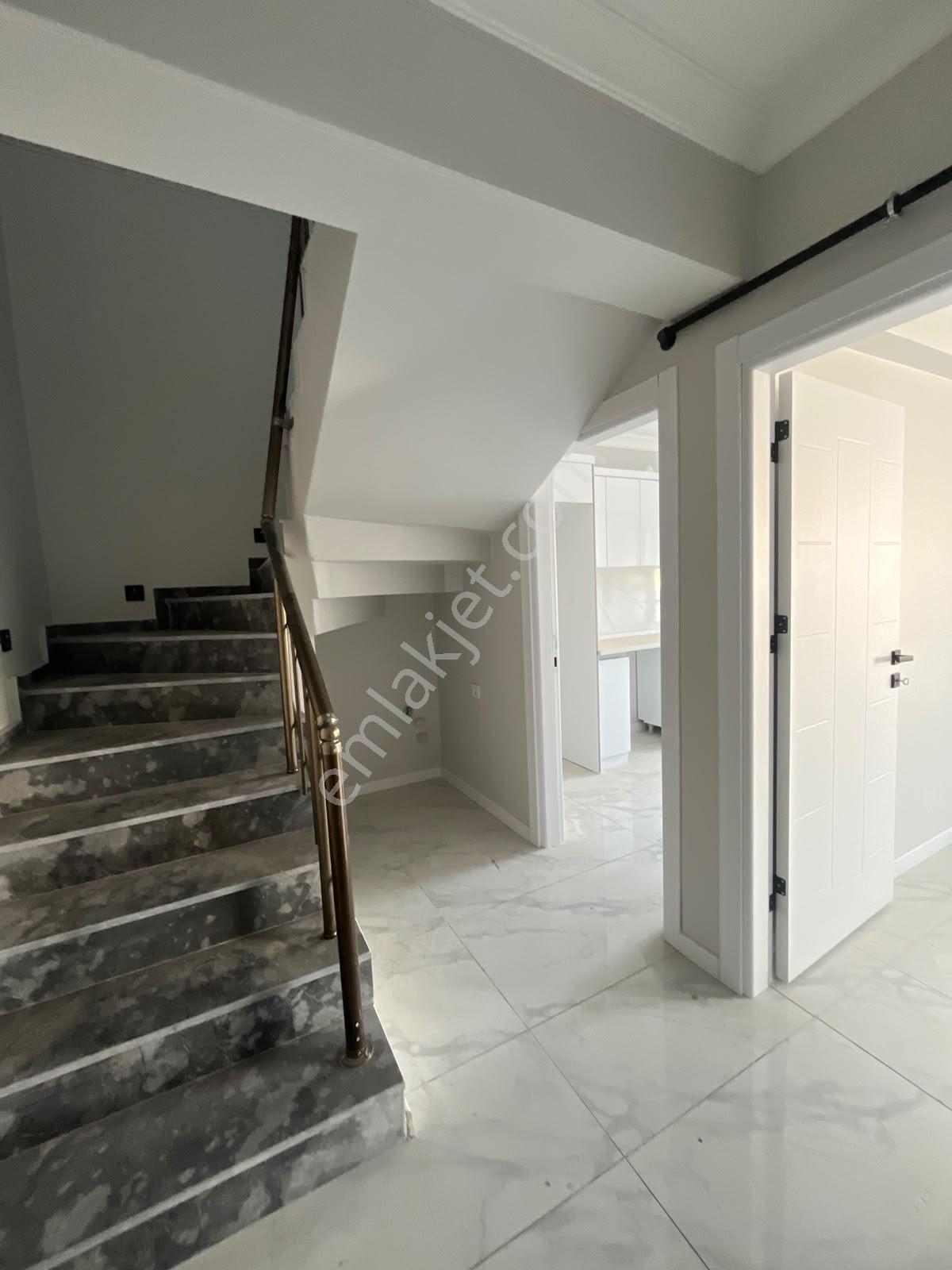 Bahçe Kullanım Alanlı Ebeveyn Banyolu 2+1 Dubleks Satılık Daire - Görsel 17