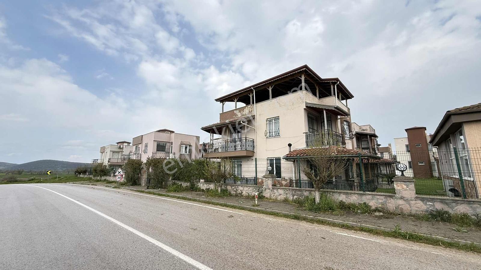 Balıkesir Pamukçu Site İçerisinde Eşyalı Kiralık 3+1 Villa - Görsel 11