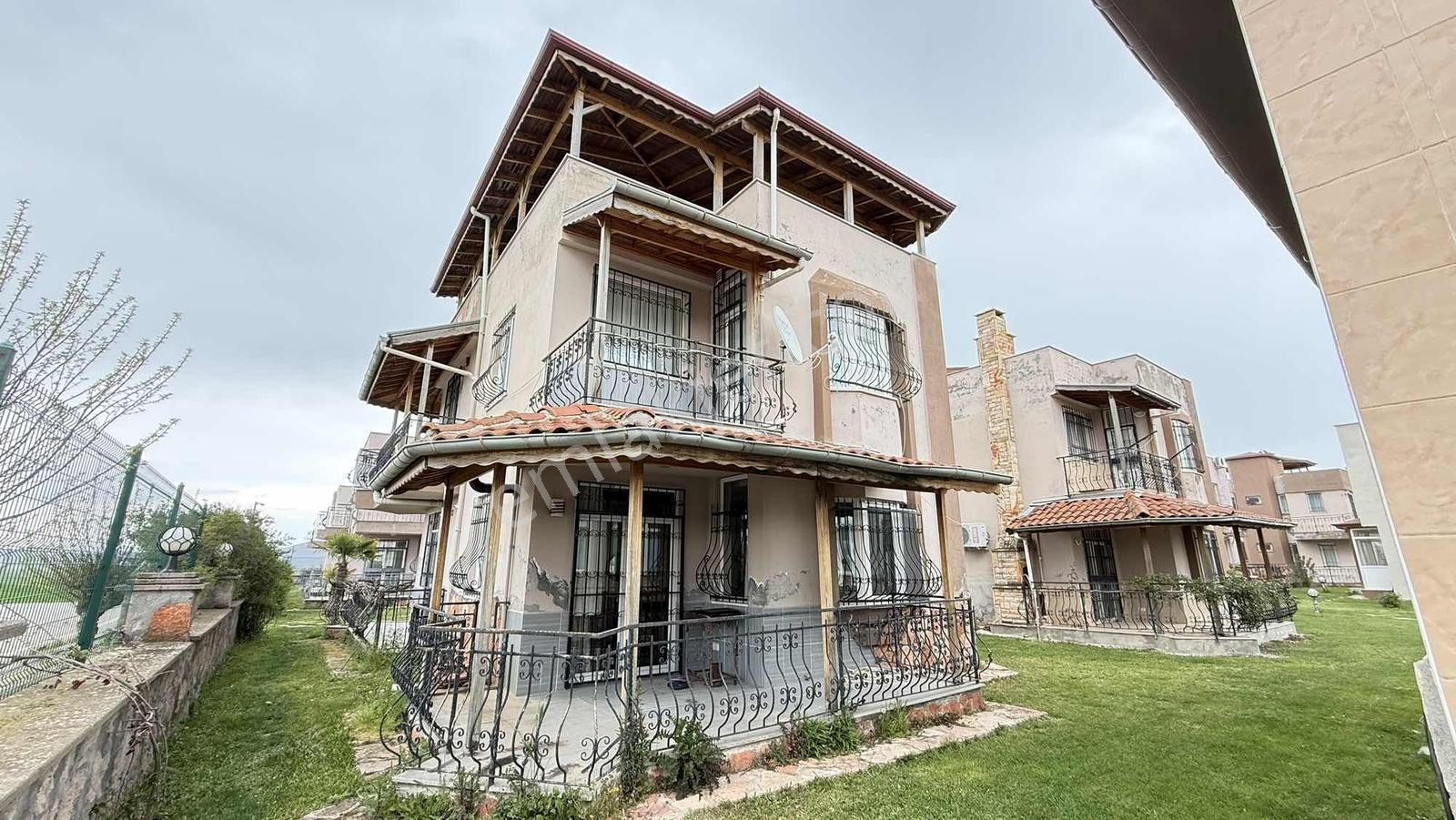 Balıkesir Pamukçu Site İçerisinde Eşyalı Kiralık 3+1 Villa - Görsel 34