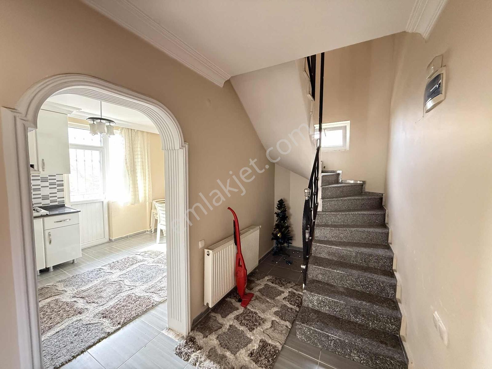 Balıkesir Pamukçu Site İçerisinde Eşyalı Kiralık 3+1 Villa - Görsel 4
