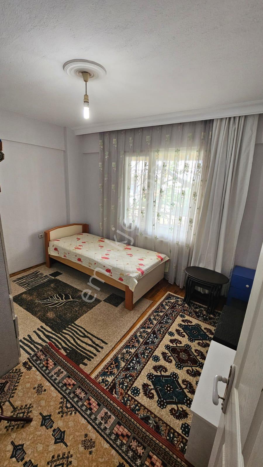 Tire Doğuş Emlaktan Avm Yakını Eşyalı Kiralık 3+1 Daire - Görsel 8
