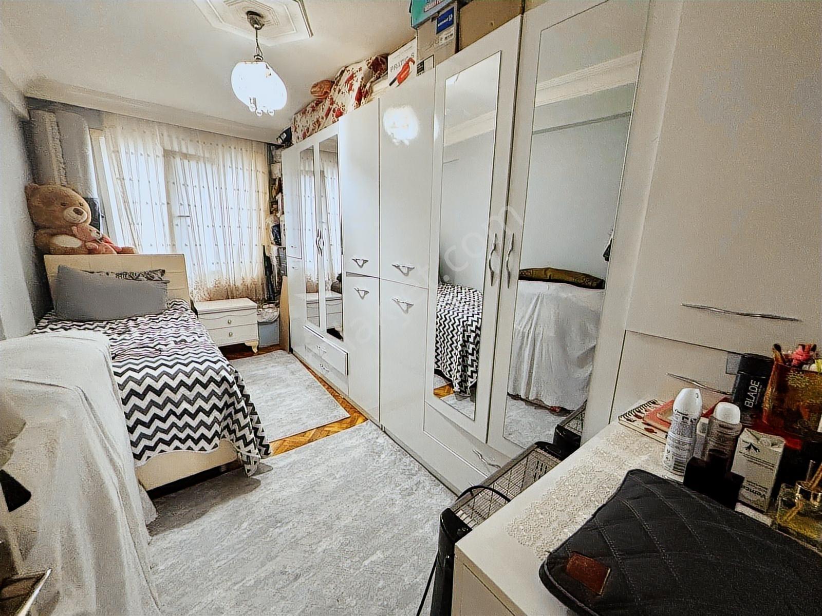 Bahçelievler Siyavuşpaşa'da 2+1 90 M2 Net Kullanımı Olan Satılık - Görsel 12