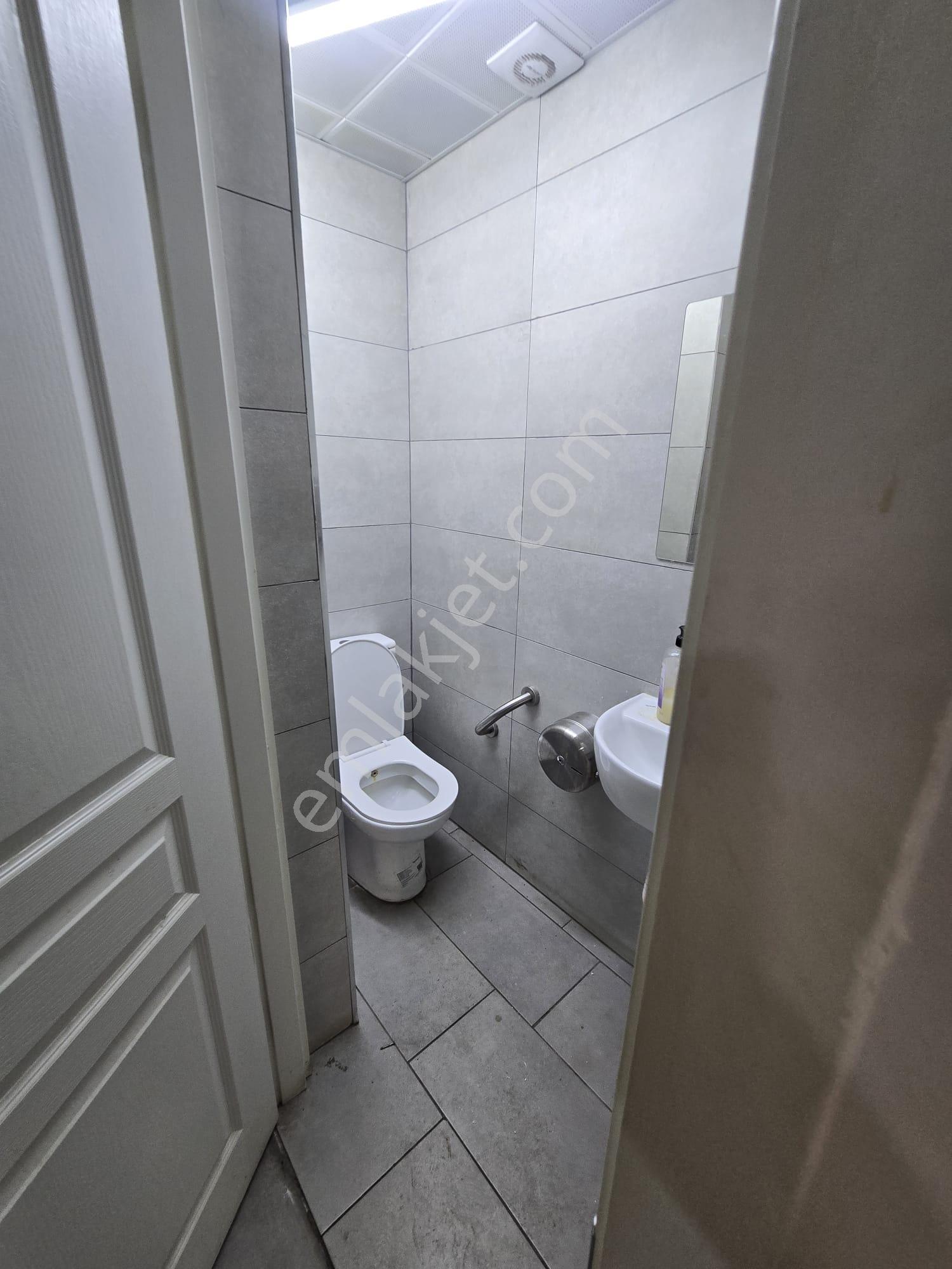 Balçovada Sakarya Caddesi Üzeri İşlek Konumda Kiralık Dükkan - Görsel 20