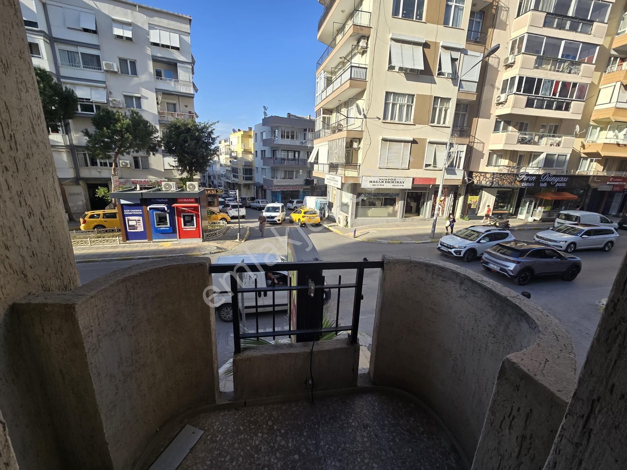 Balçovada Sakarya Caddesi Üzeri İşlek Konumda Kiralık Dükkan - Görsel 32