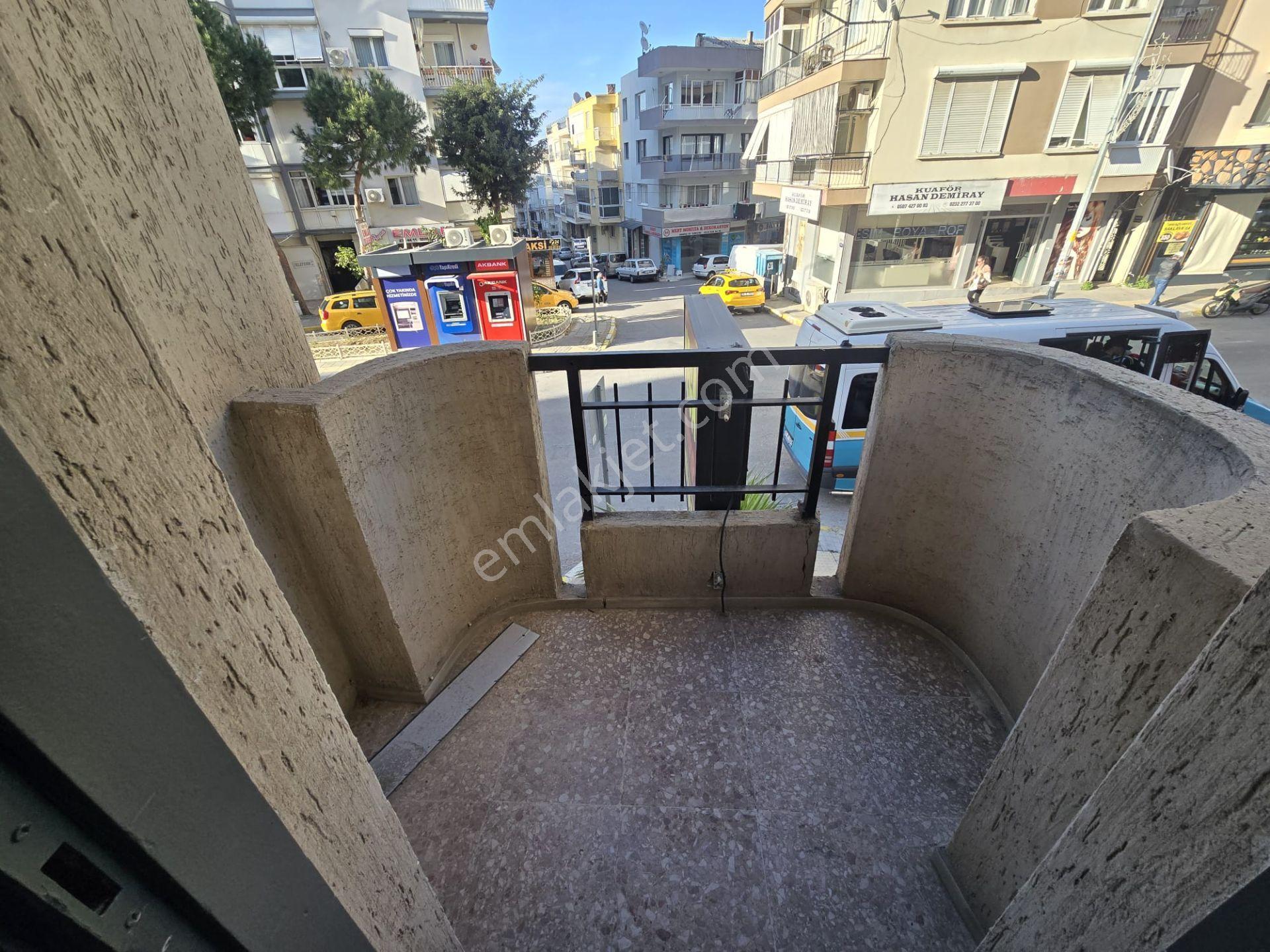 Balçovada Sakarya Caddesi Üzeri İşlek Konumda Kiralık Dükkan - Görsel 24