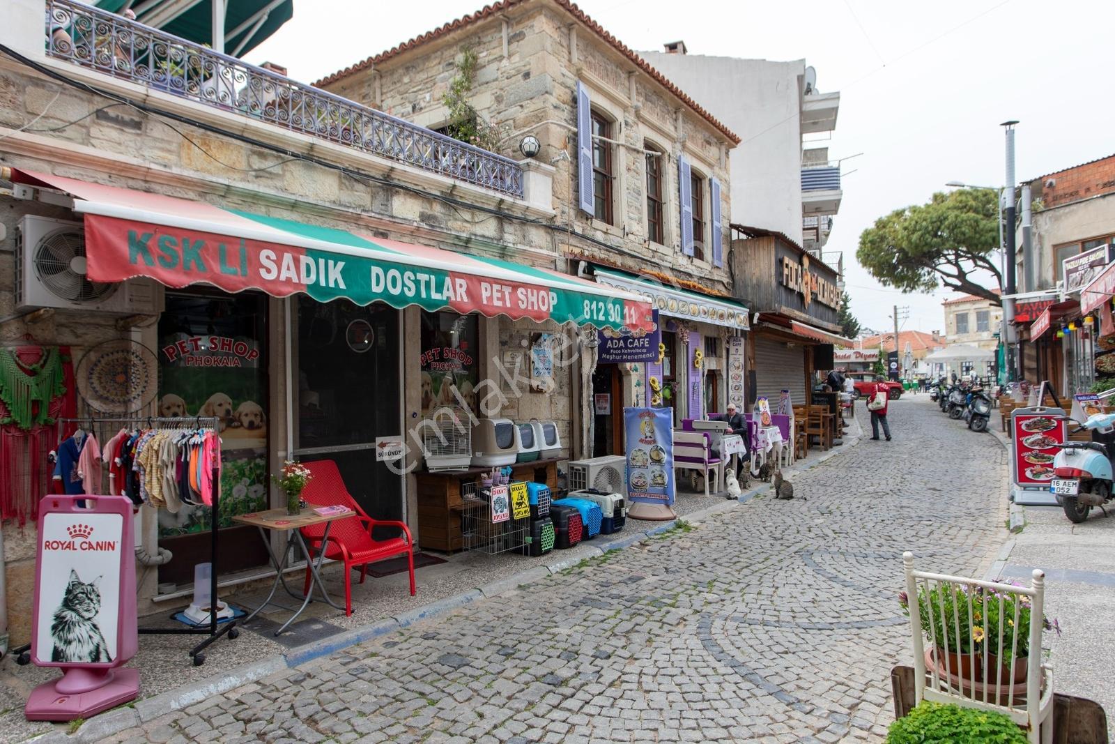 Eski Foça Merkezi Konumda Satılık Taş Bina - Görsel 5