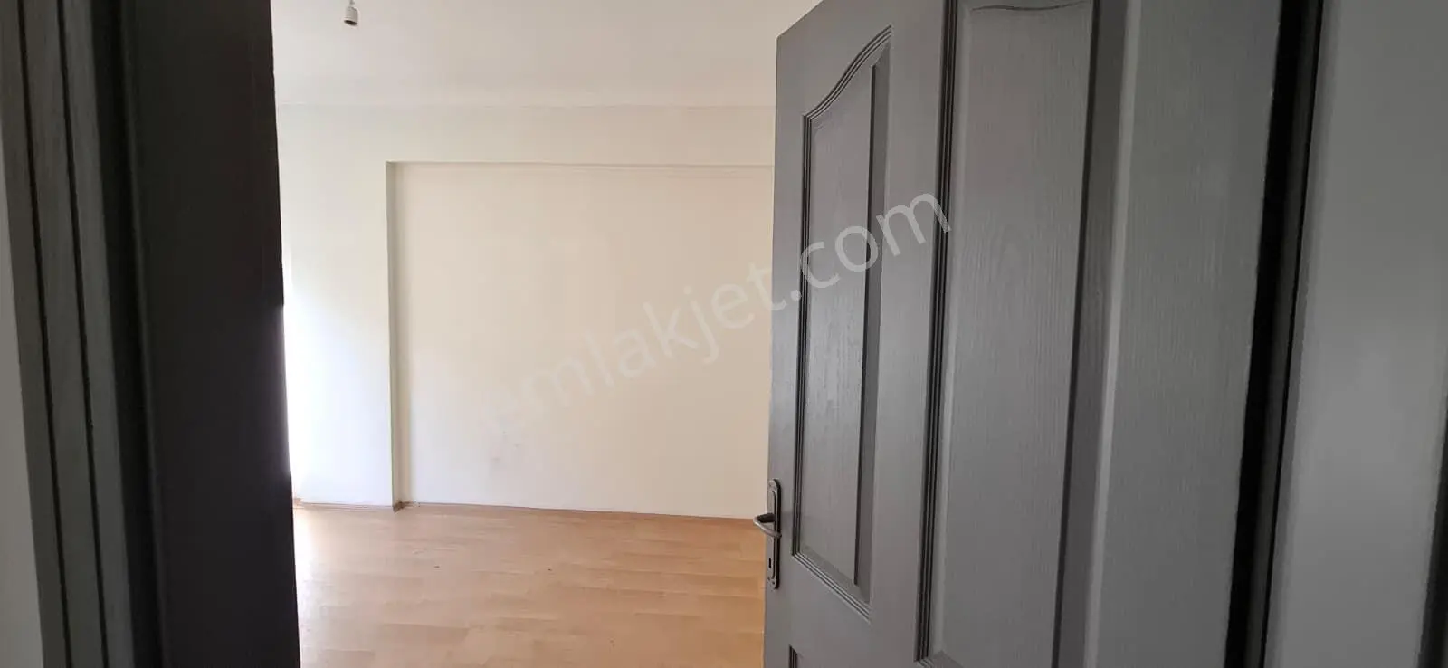 Eslem Gayrimenkulden Emek Mahallesinde 3+1 Geniş Daire - Görsel 5