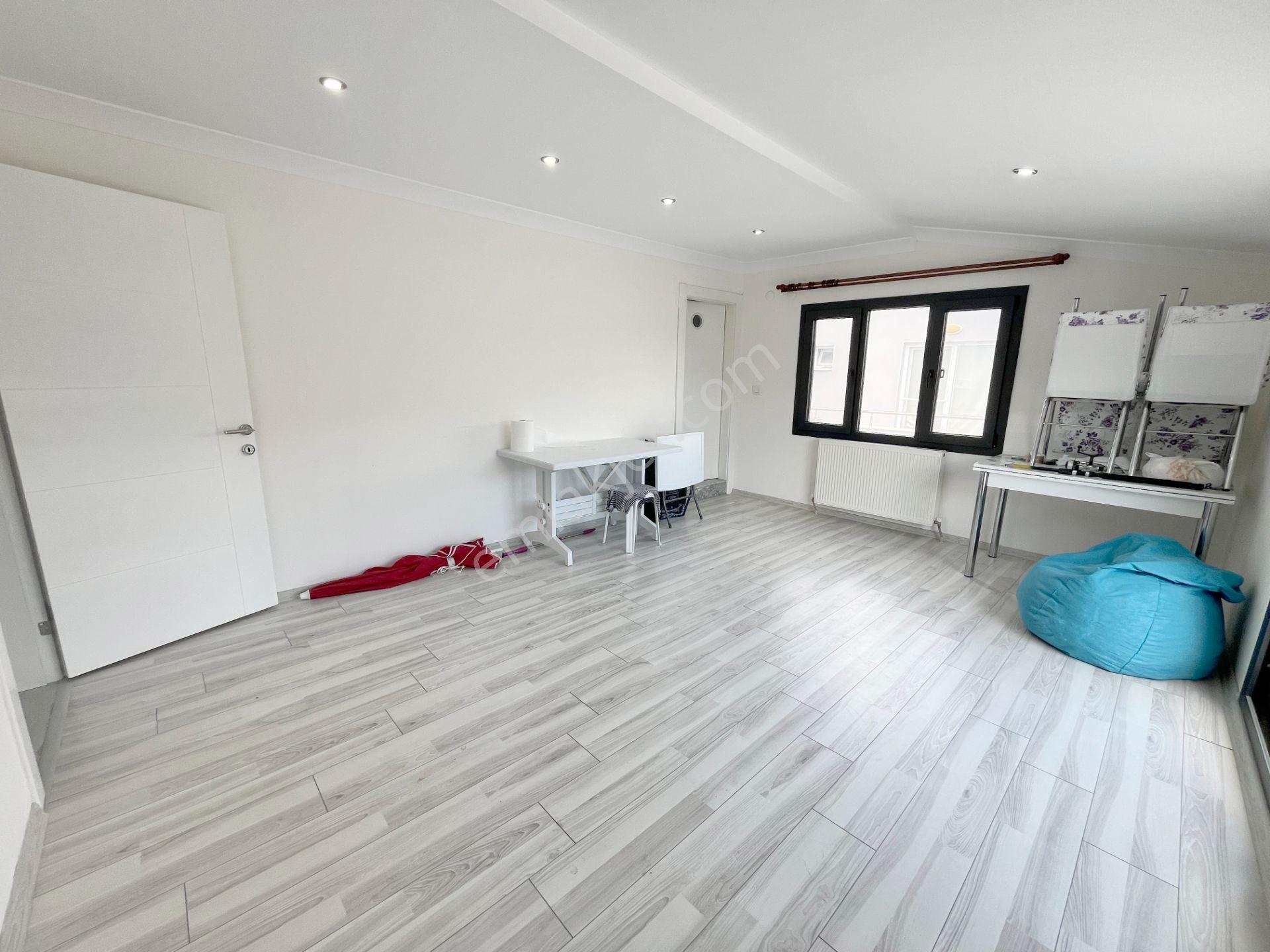 Dikili Merkez De Geniş Teraslı Satılık 4+1 Dubleks Daire - Görsel 25