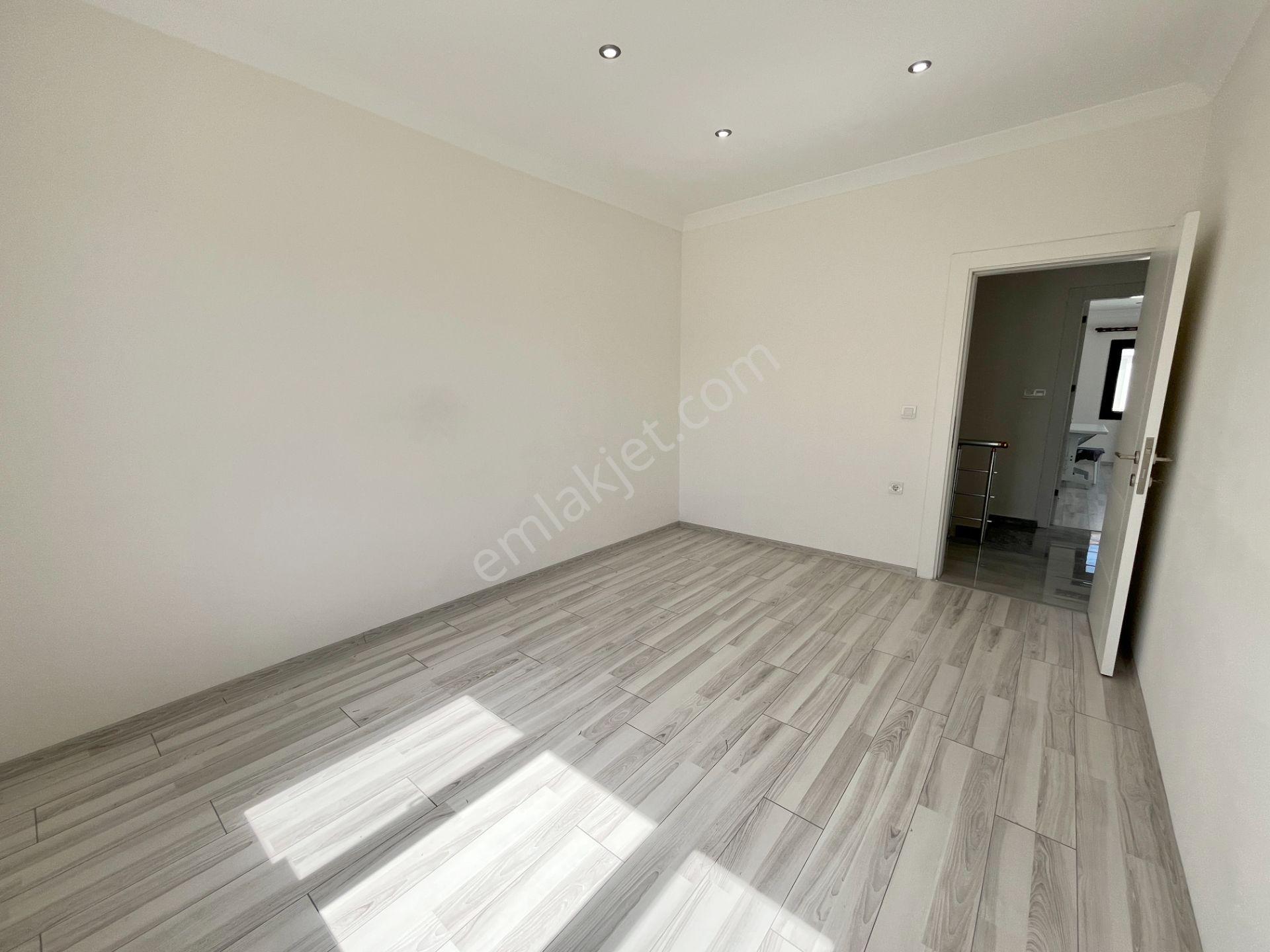 Dikili Merkez De Geniş Teraslı Satılık 4+1 Dubleks Daire - Görsel 19