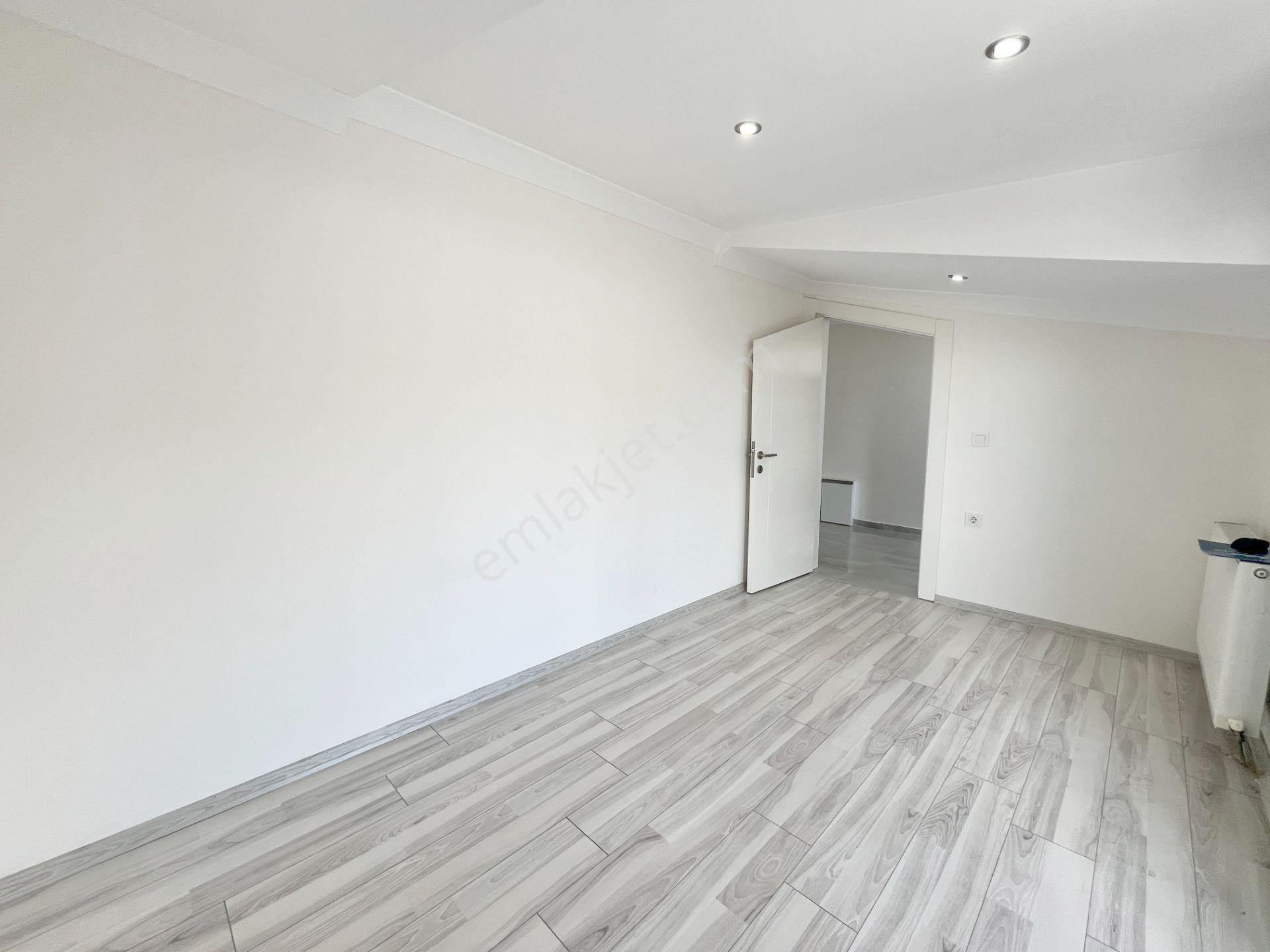 Dikili Merkez De Geniş Teraslı Satılık 4+1 Dubleks Daire - Görsel 23
