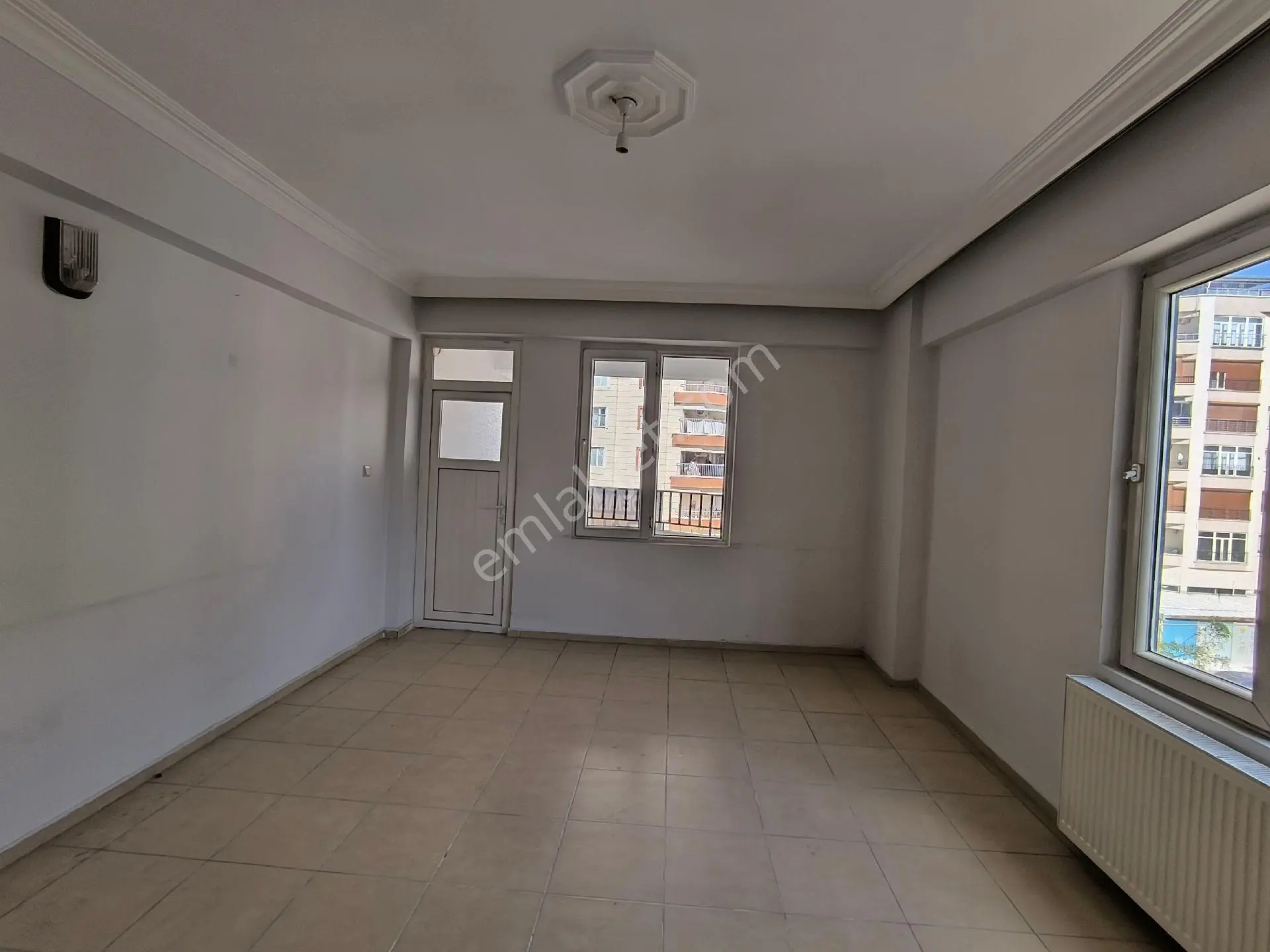 Akpıyar Balıkayagi Caddesinde 3+1 Geniş Yapılı Ara Kat - Görsel 6