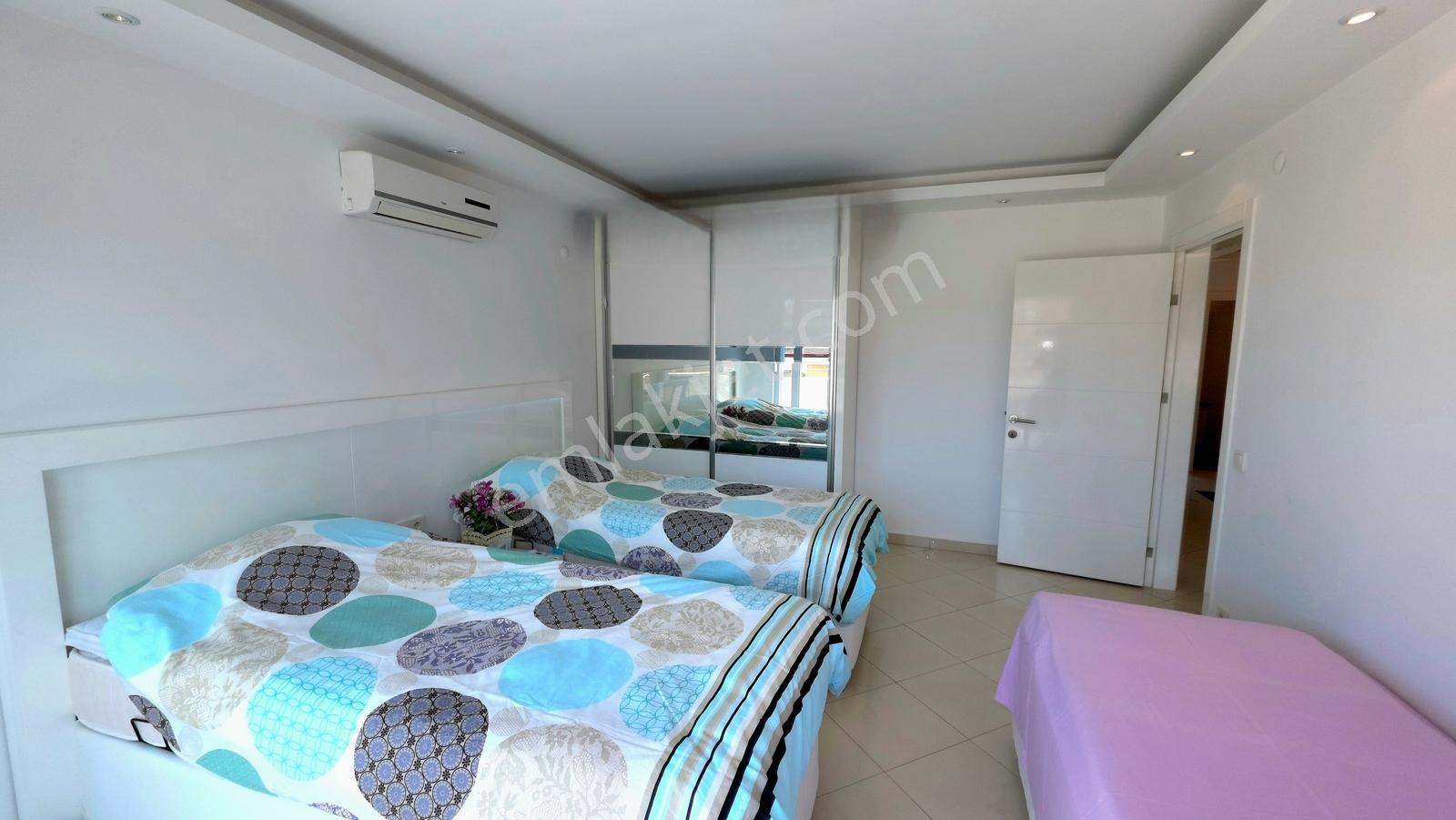 Alanya Oba'da Denize 300 Mt Mesafede, Satılık 3+1 Dublex Daire - Görsel 21