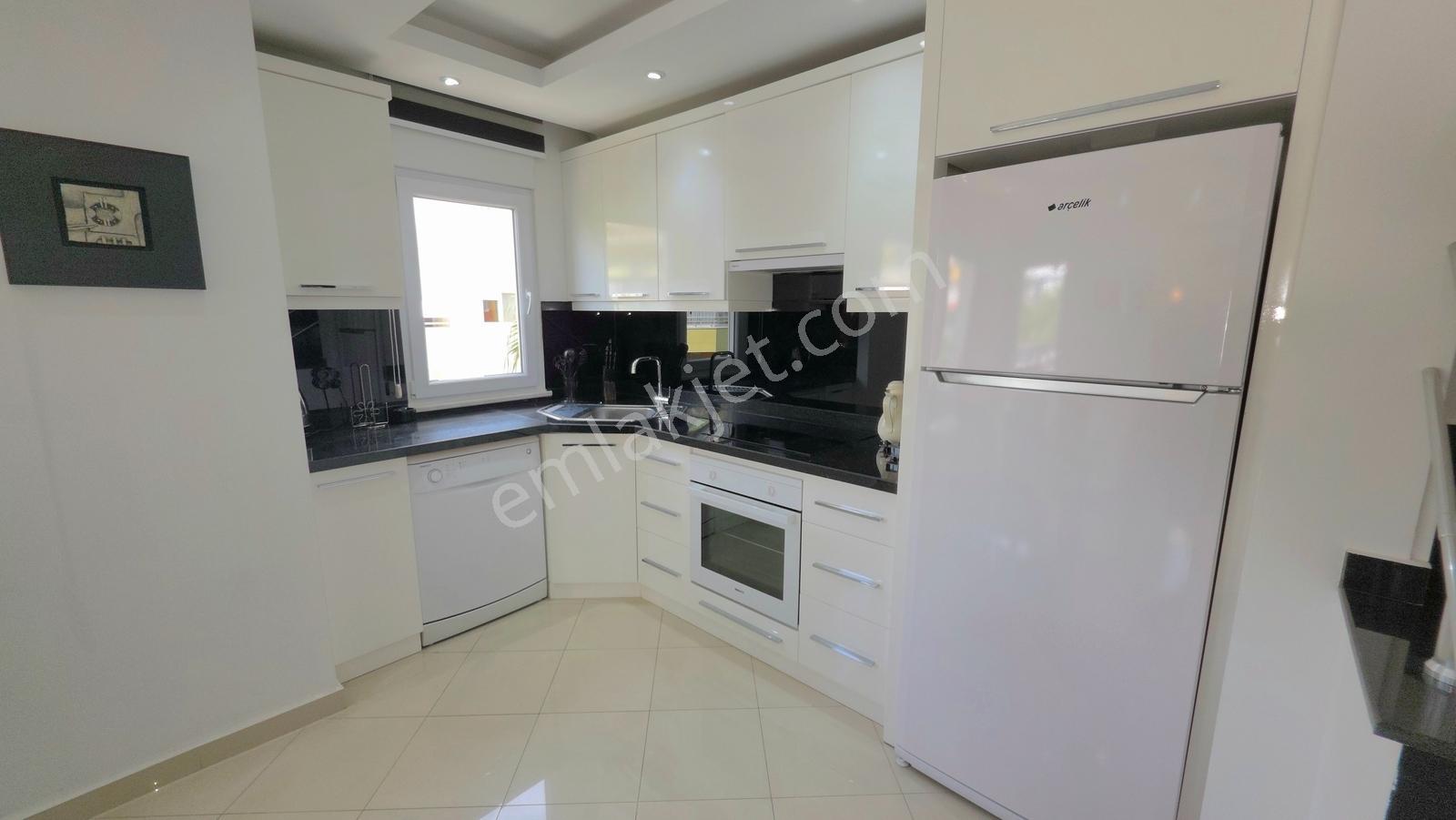 Alanya Oba'da Denize 300 Mt Mesafede, Satılık 3+1 Dublex Daire - Görsel 24