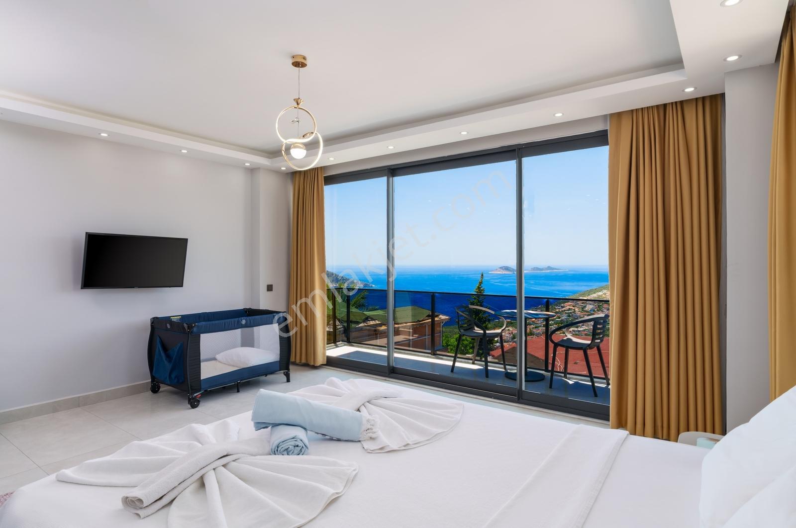 Kalkan Kızıltaşta Deniz Manzaralı Lüks Villa - Görsel 26