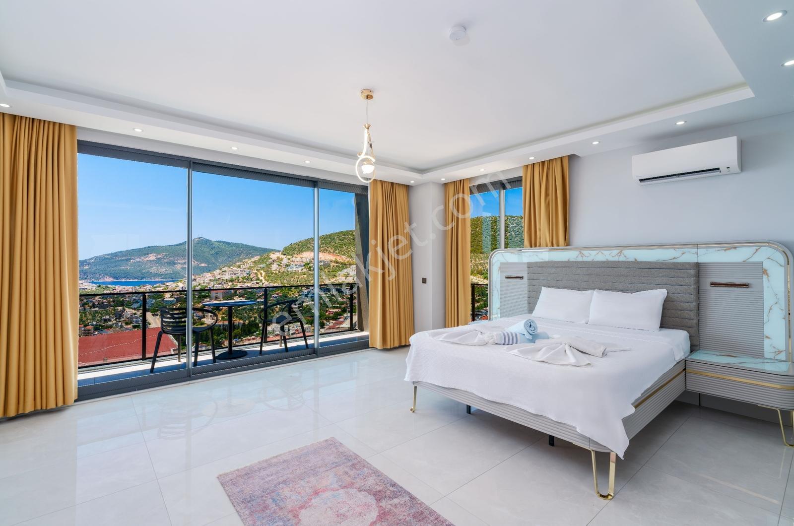 Kalkan Kızıltaşta Deniz Manzaralı Lüks Villa - Görsel 33