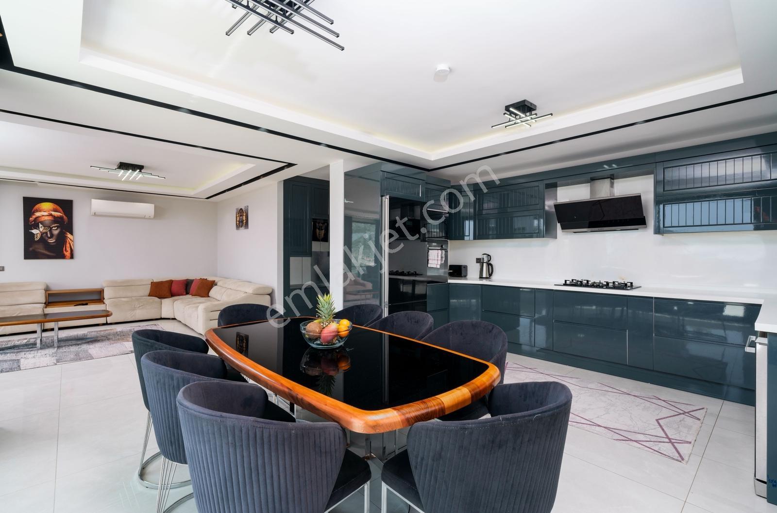 Kalkan Kızıltaşta Deniz Manzaralı Lüks Villa - Görsel 17