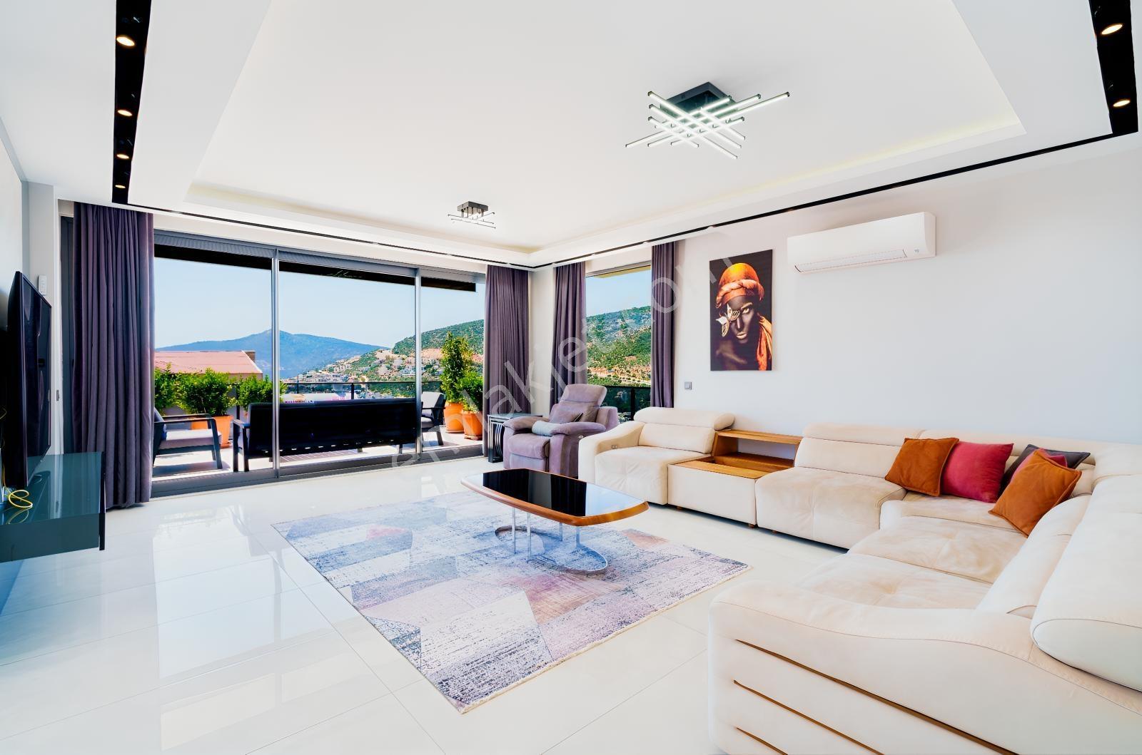 Kalkan Kızıltaşta Deniz Manzaralı Lüks Villa - Görsel 15