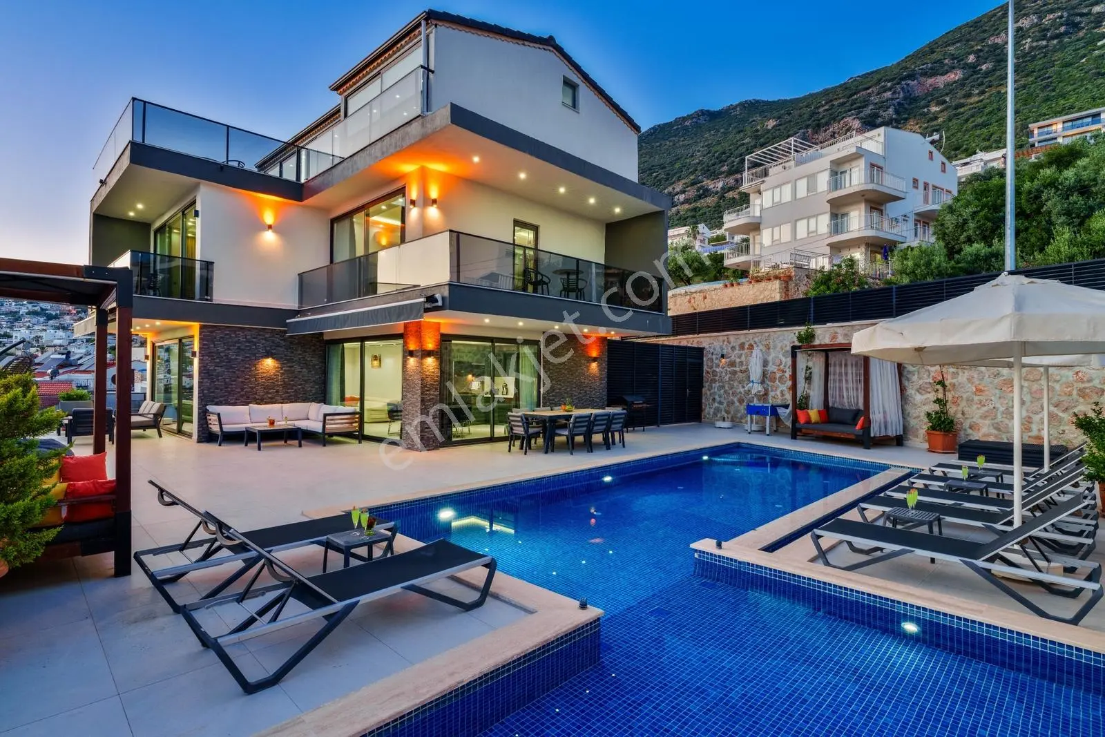 Kalkan Kızıltaşta Deniz Manzaralı Lüks Villa - Görsel 3