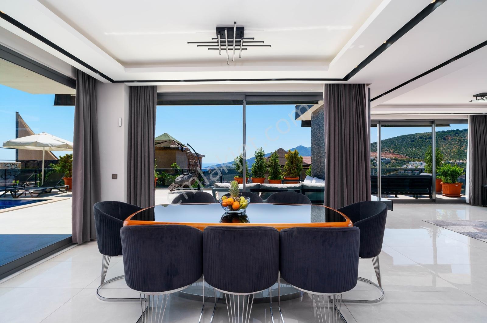 Kalkan Kızıltaşta Deniz Manzaralı Lüks Villa - Görsel 16