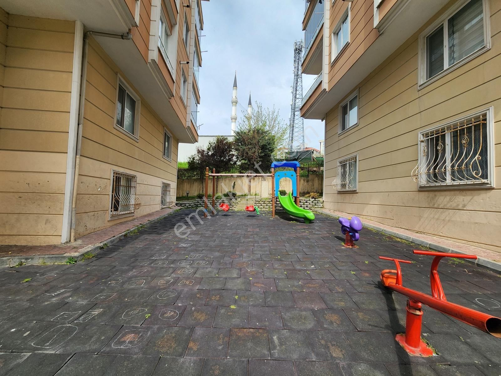 Re/max'tan Adnan Kahveci Uğur Konaklarında Satılık 2+1 Daire - Görsel 2