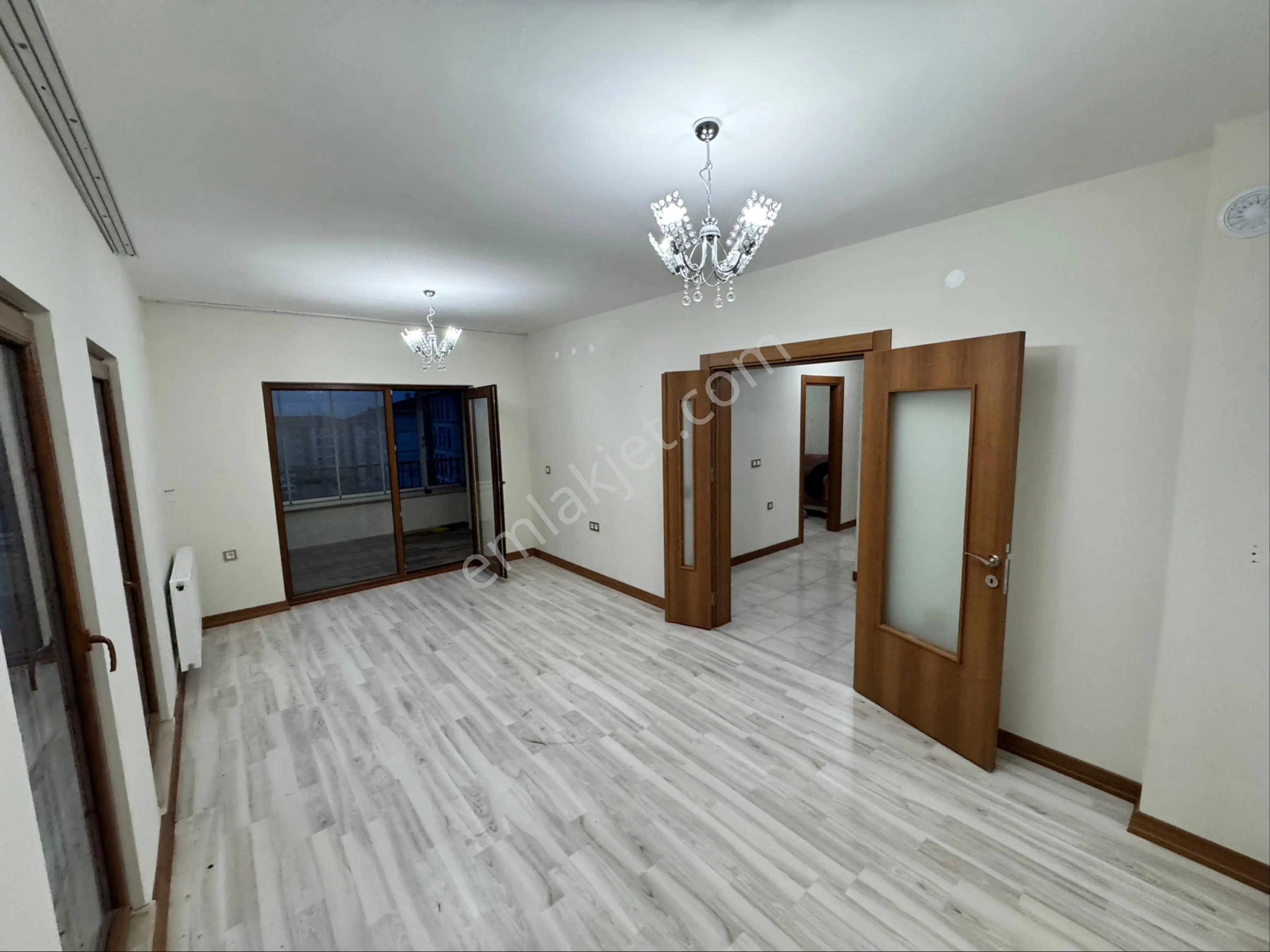 Global'den Yeni Tokiler'de Arakat Öncephe Cam Balkon 2+1 Kiralık - Görsel 3