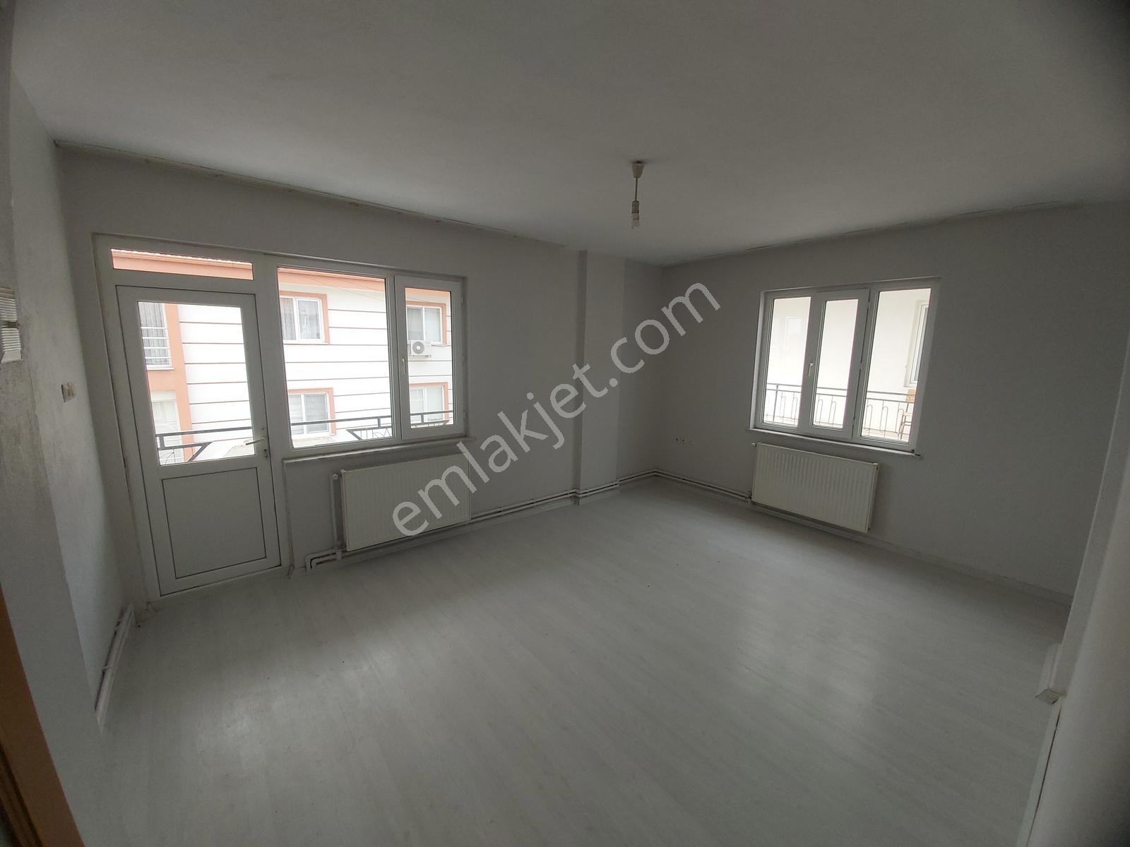 2+1 125 Metre Net Kullanım Alanı Balkonlu Ferah Daire - Görsel 14