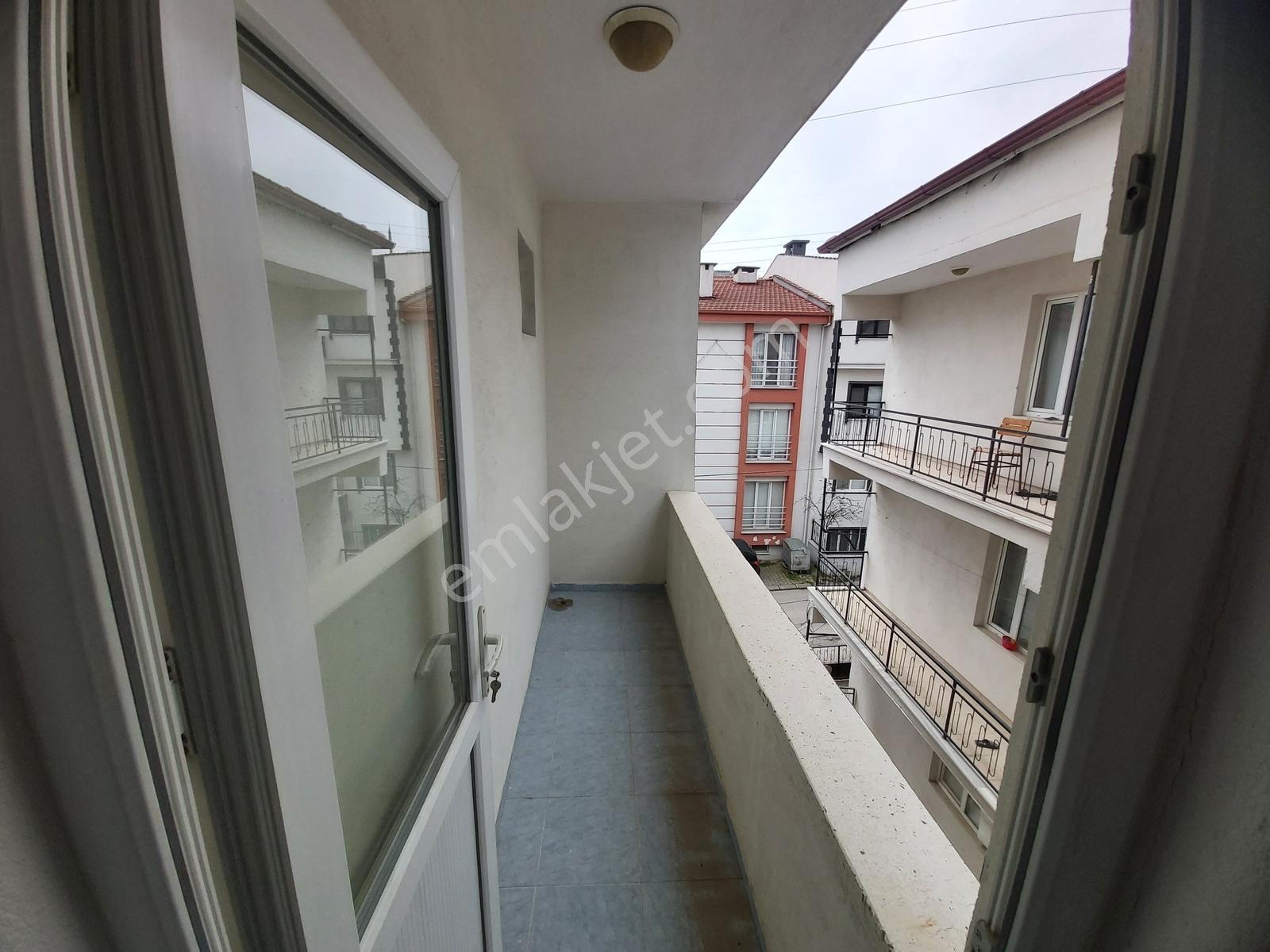 2+1 125 Metre Net Kullanım Alanı Balkonlu Ferah Daire - Görsel 15
