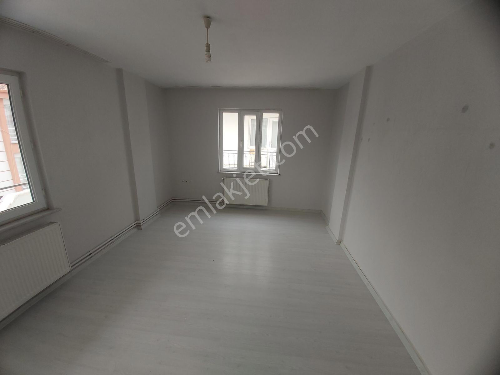 2+1 125 Metre Net Kullanım Alanı Balkonlu Ferah Daire - Görsel 13