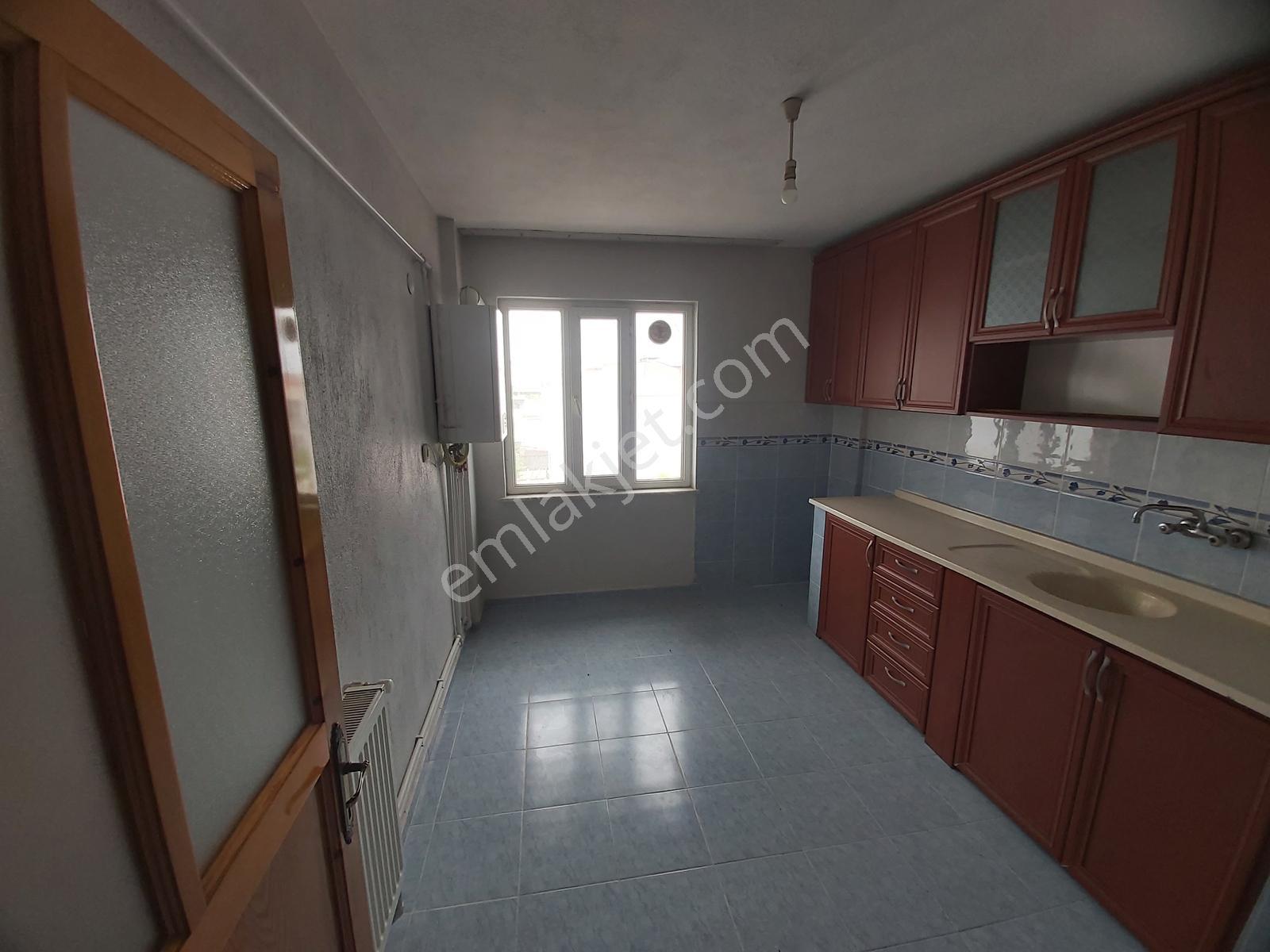 2+1 125 Metre Net Kullanım Alanı Balkonlu Ferah Daire - Görsel 5