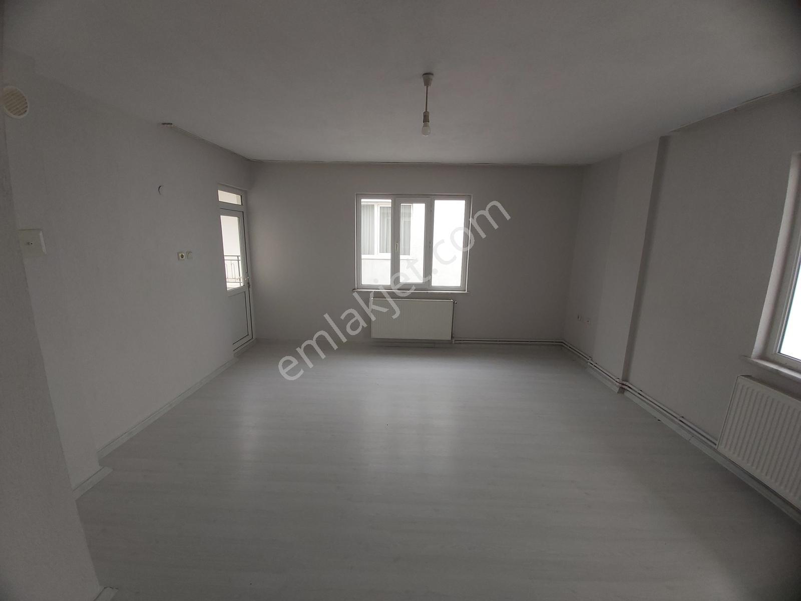2+1 125 Metre Net Kullanım Alanı Balkonlu Ferah Daire - Görsel 2