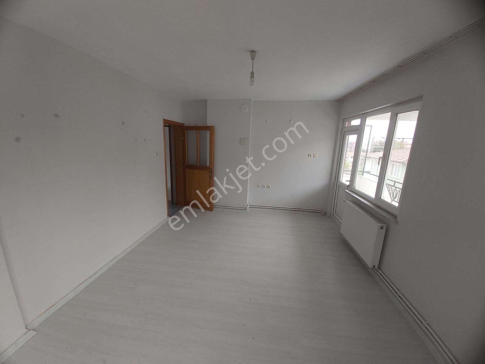 2+1 125 Metre Net Kullanım Alanı Balkonlu Ferah Daire - Görsel 3