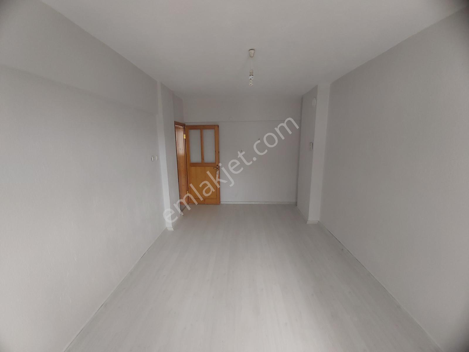 2+1 125 Metre Net Kullanım Alanı Balkonlu Ferah Daire - Görsel 7