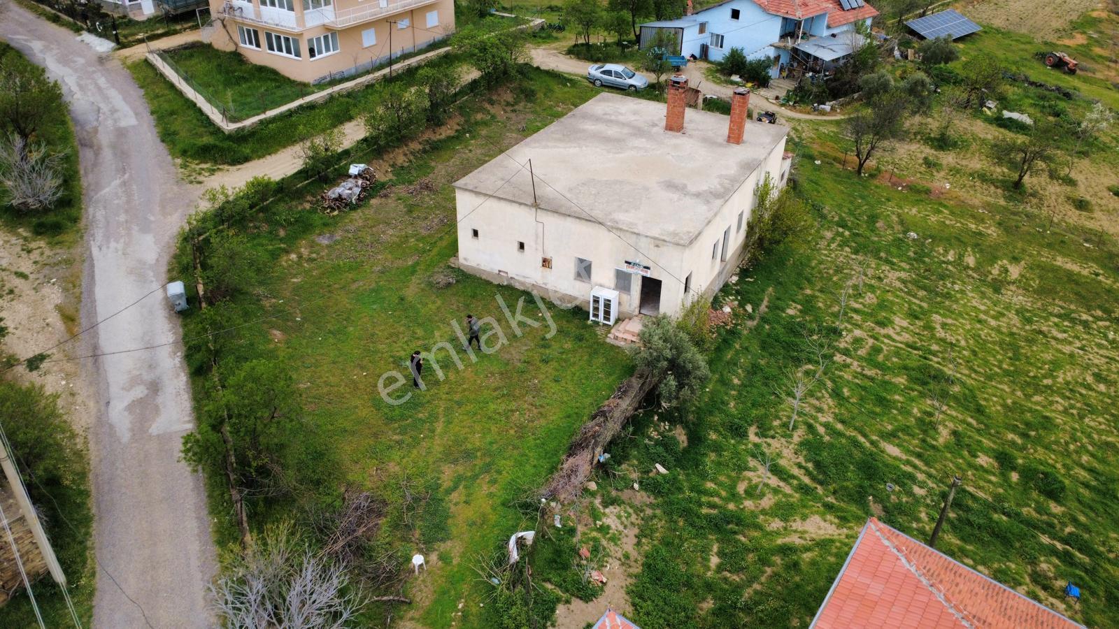 Uşak Eşme Kayalı Köyünde Satılık Müstakil Ev - Görsel 22