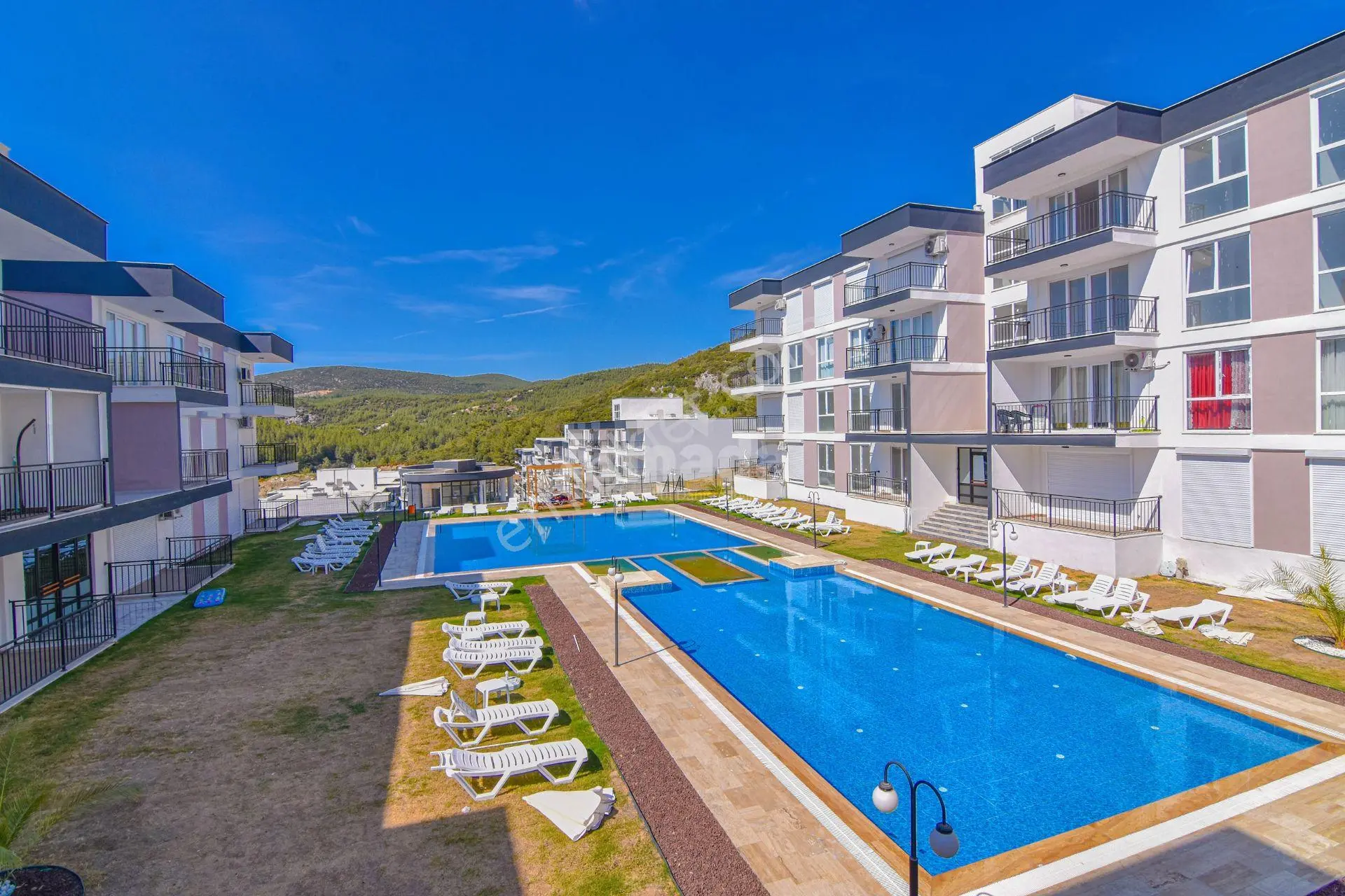 Kuşadası Eşin Vadi Sitesi Yatırımlık 1+1 Daire - Görsel 4