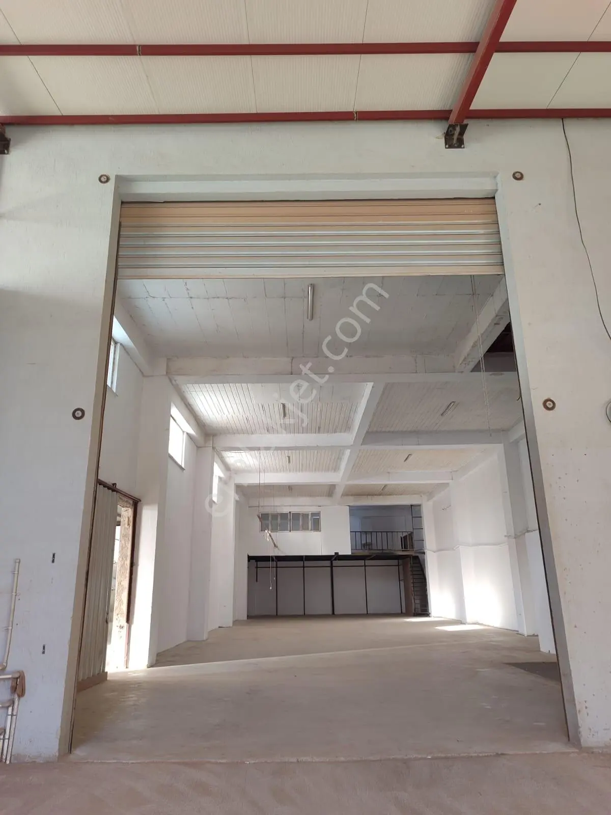 Kaan Emlaktan Hesaplı Kullanışlı Kiralık Hol Fabrika Depo - Görsel 2