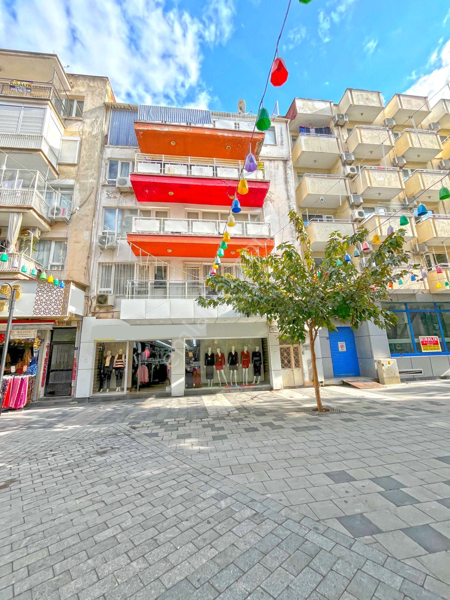 Kuşadası Merkezde Yatırımlık Satılık 4+1 Geniş Daire - Görsel 19