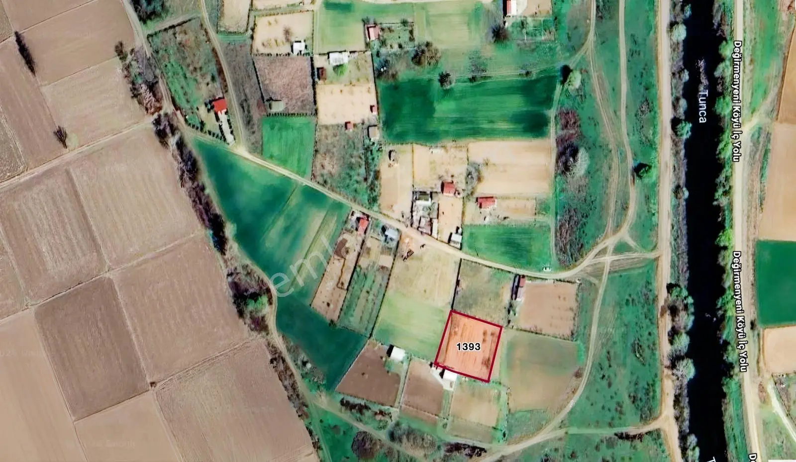 Değirmenyeni'de Merkeze 10 Dk Mesafede, 1250 M² Bahçe